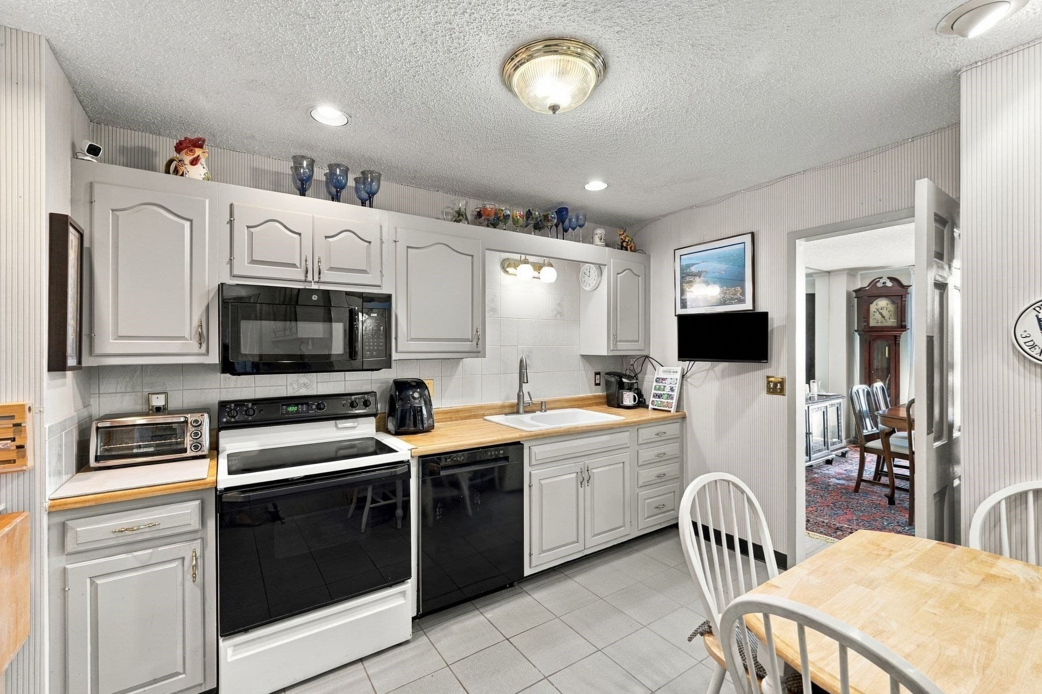 Condominium at 40 Village Rd # 1611, Middleton MA 01949, Middleton, photo 21 of 38
