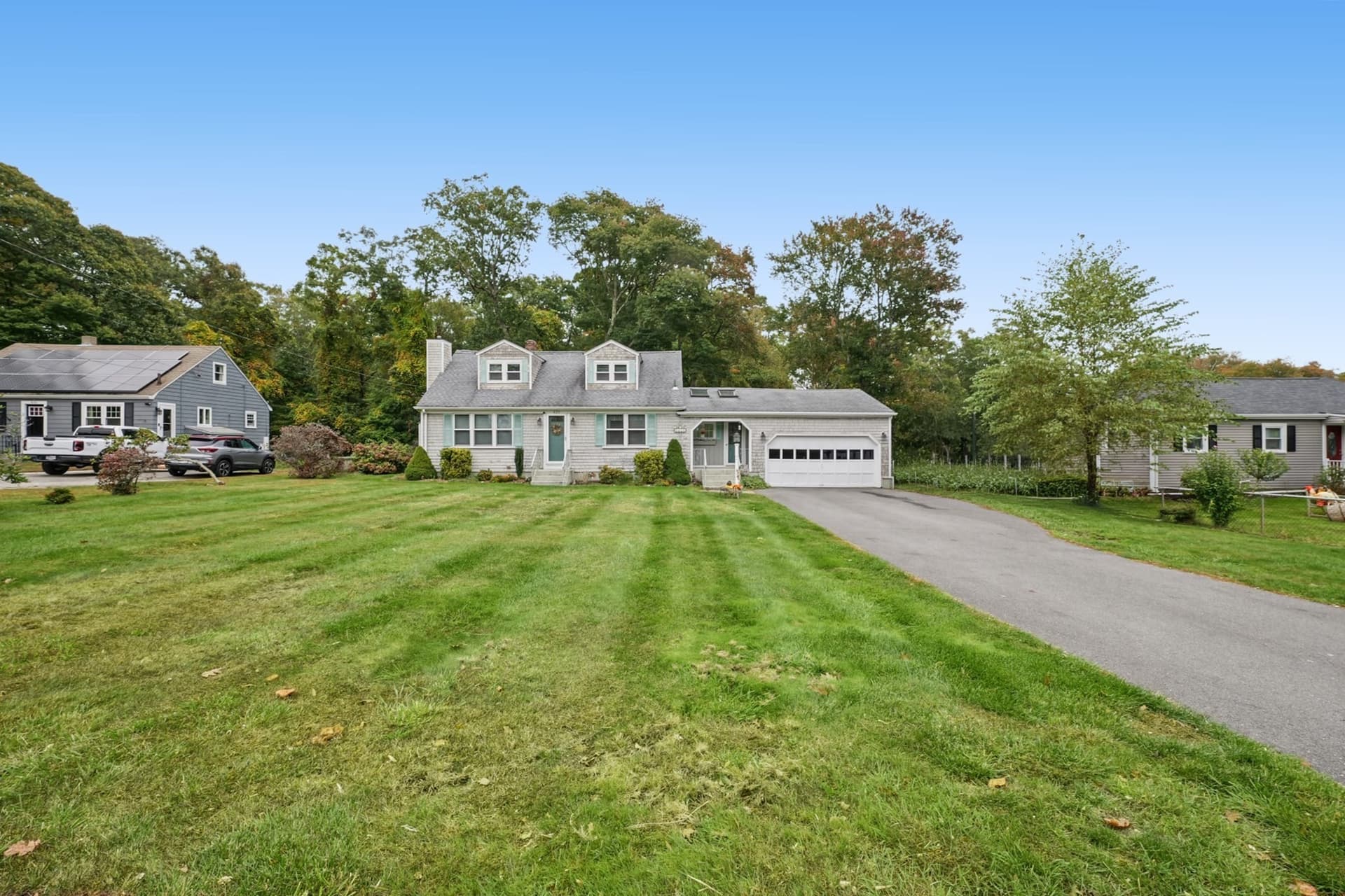 Single Family Residence at 420 Crandall Road, Tiverton RI 02878, photo 2 of 41