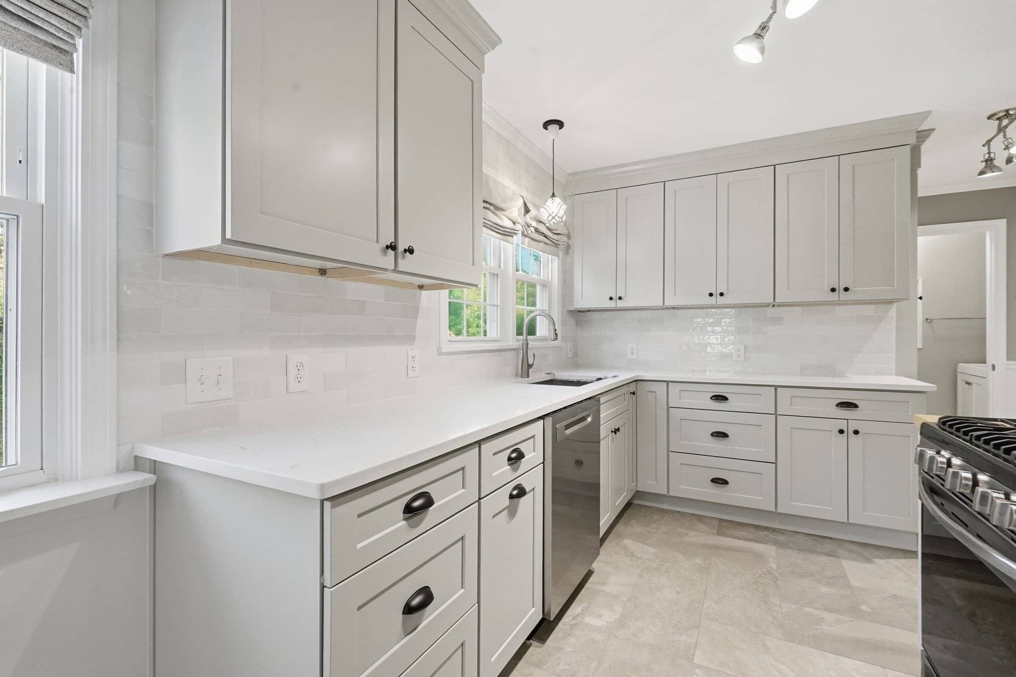 Single Family Residence at 20 Brookside Dr, Wilbraham MA 01095, photo 6 of 39