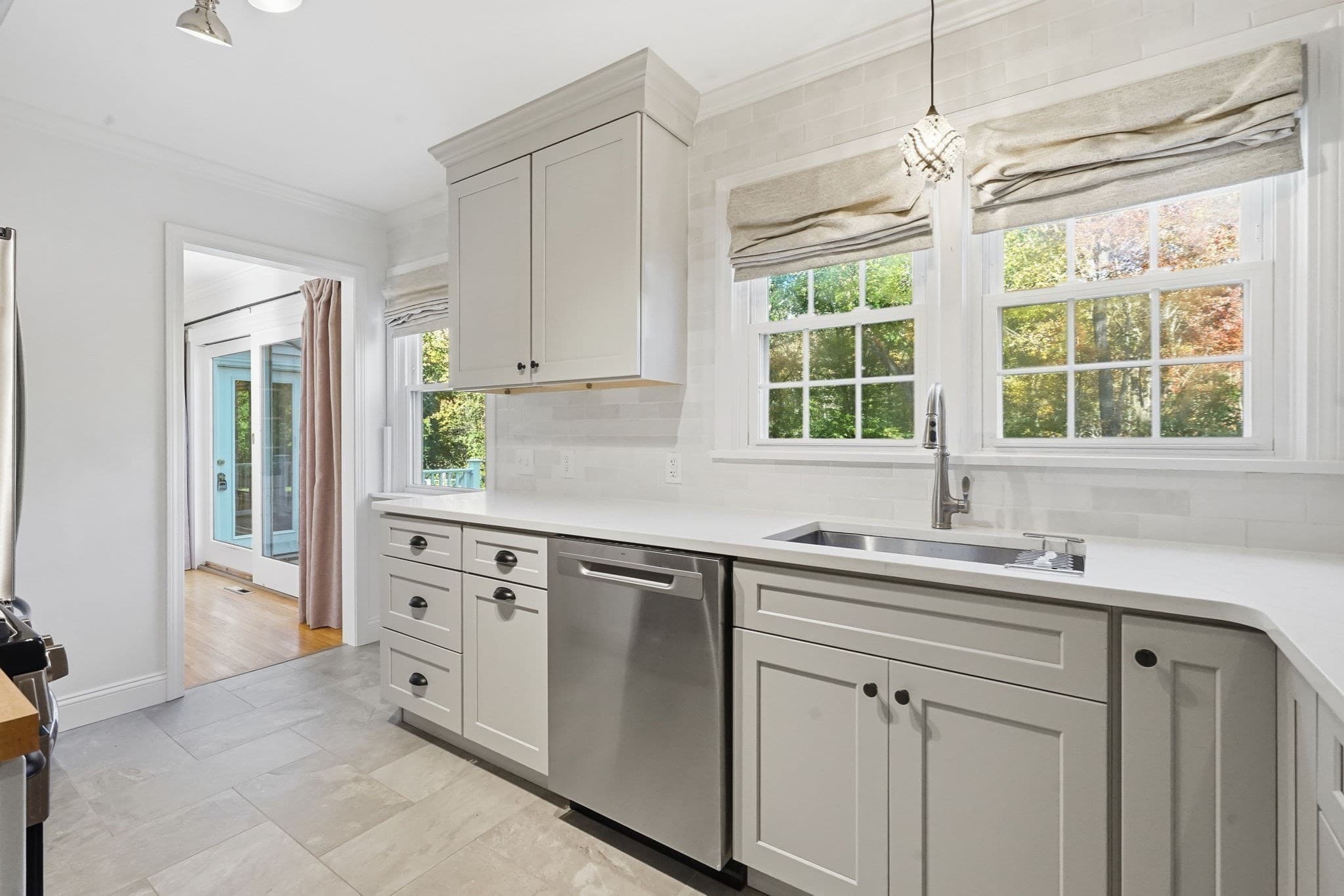 Single Family Residence at 20 Brookside Dr, Wilbraham MA 01095, photo 8 of 39