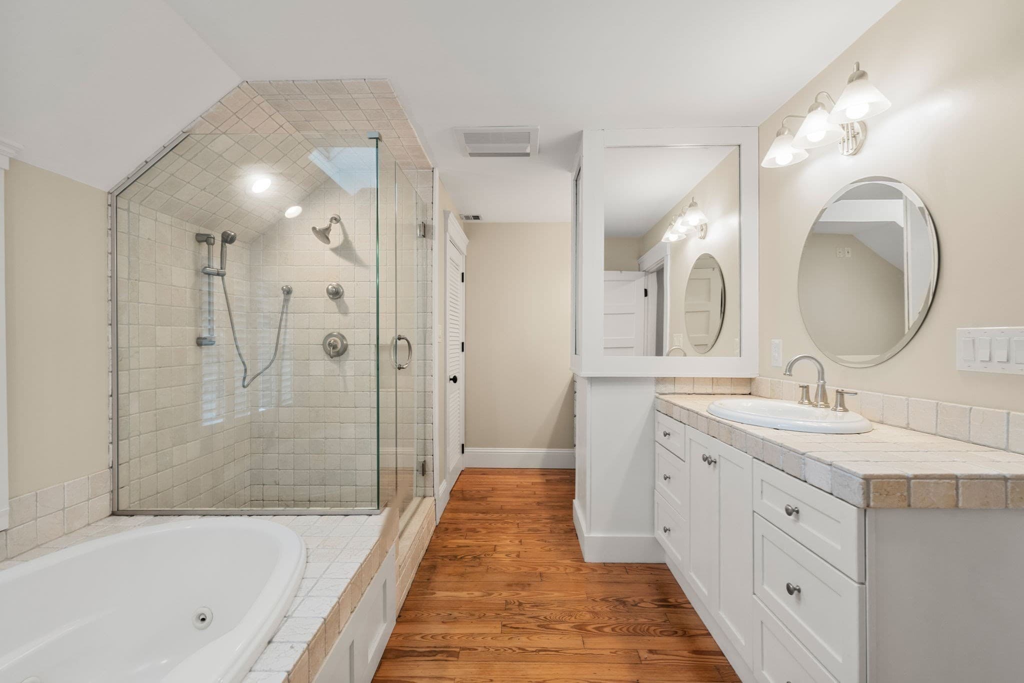 Single Family Residence at 18 Holly Berry Trl, Norwell MA 02061, photo 17 of 34