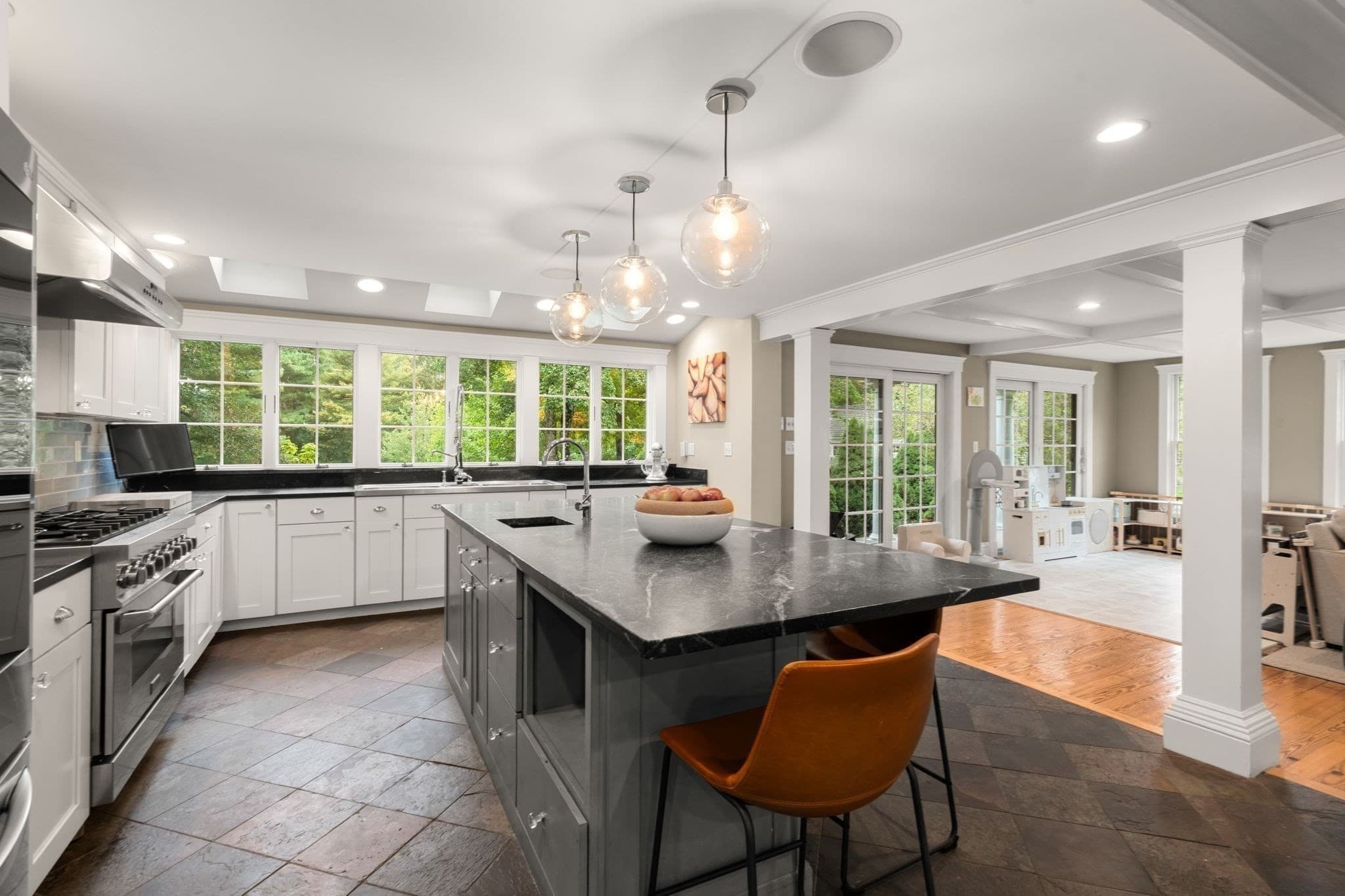 Single Family Residence at 18 Holly Berry Trl, Norwell MA 02061, photo 7 of 34