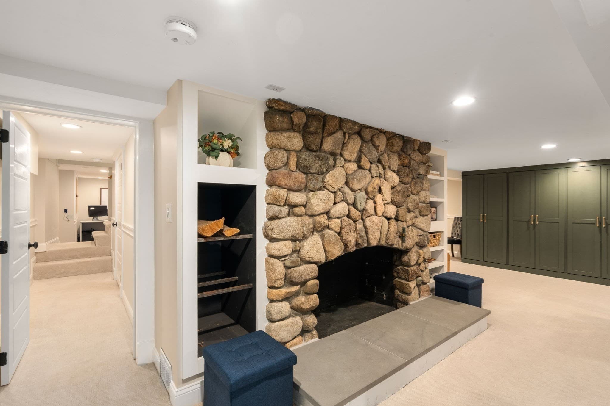 Single Family Residence at 18 Holly Berry Trl, Norwell MA 02061, photo 25 of 34