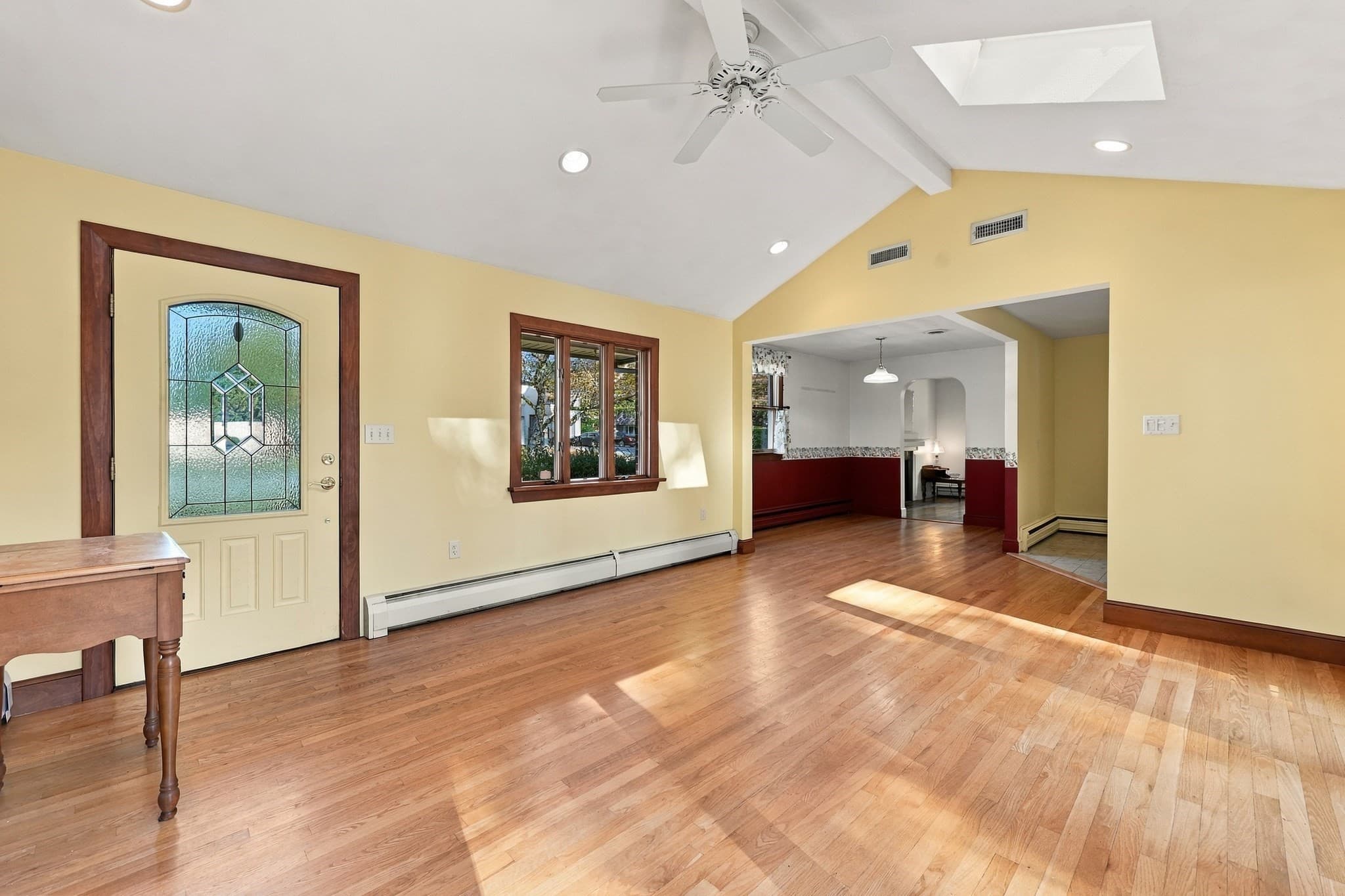 Single Family Residence at 8 Selwyn Rd, Peabody MA 01960, photo 7 of 38