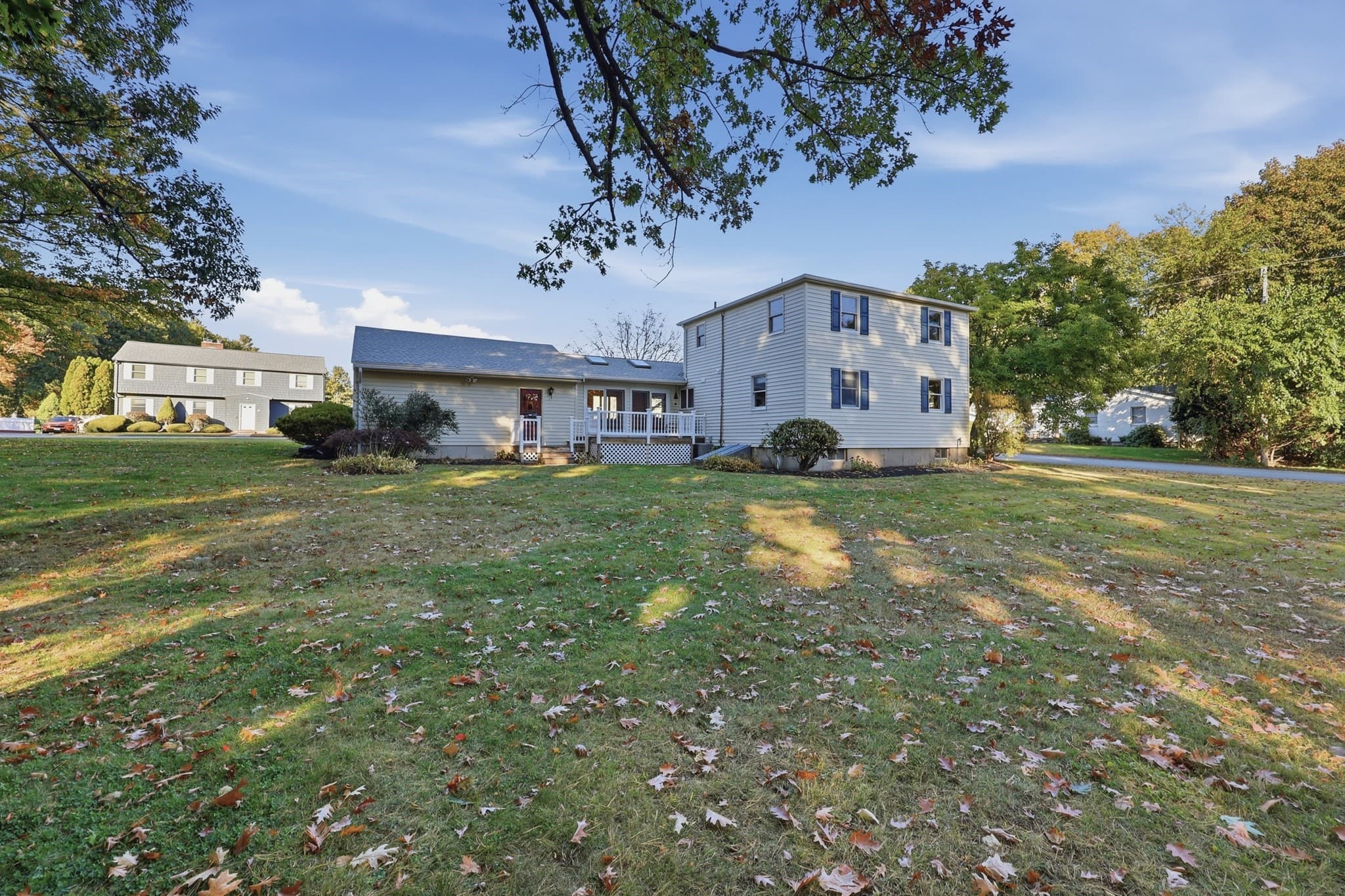 Single Family Residence at 8 Selwyn Rd, Peabody MA 01960, photo 3 of 38