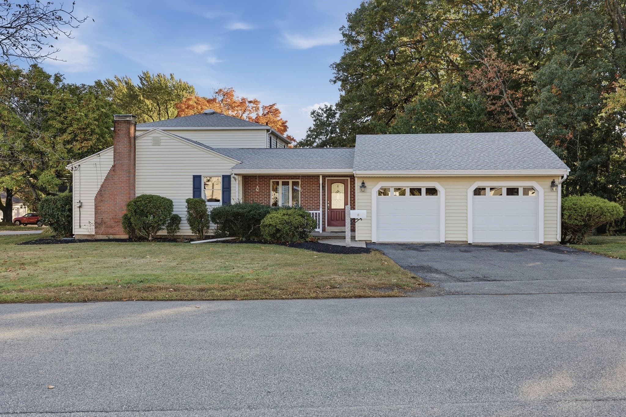 8 Selwyn Rd, Peabody MA 01960