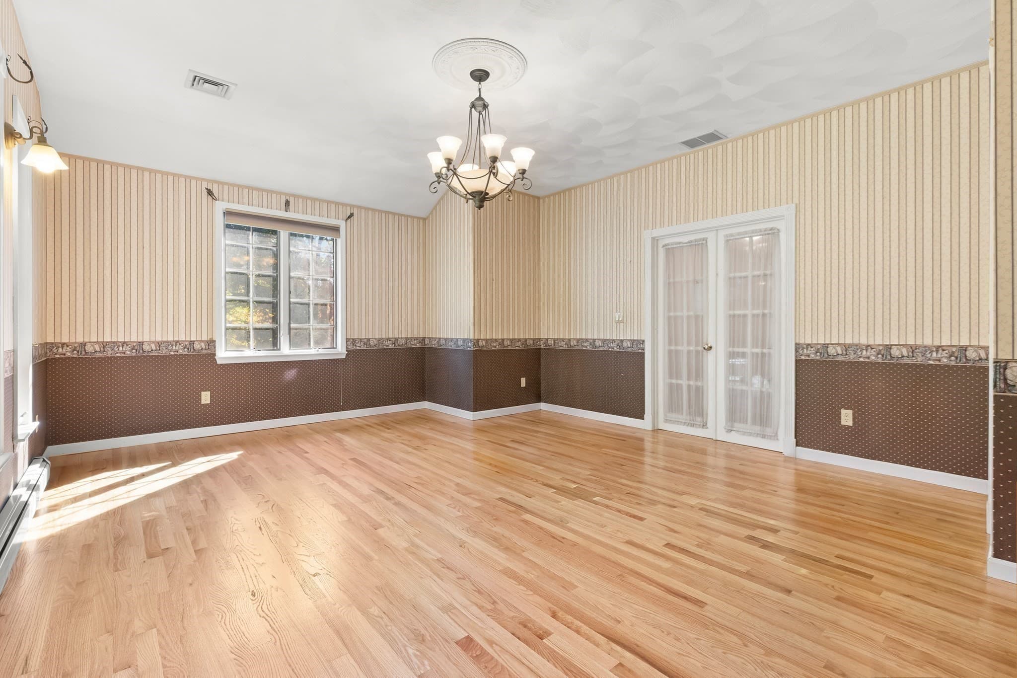Single Family Residence at 24 Crossbow Ln, North Andover MA 01845, photo 29 of 42