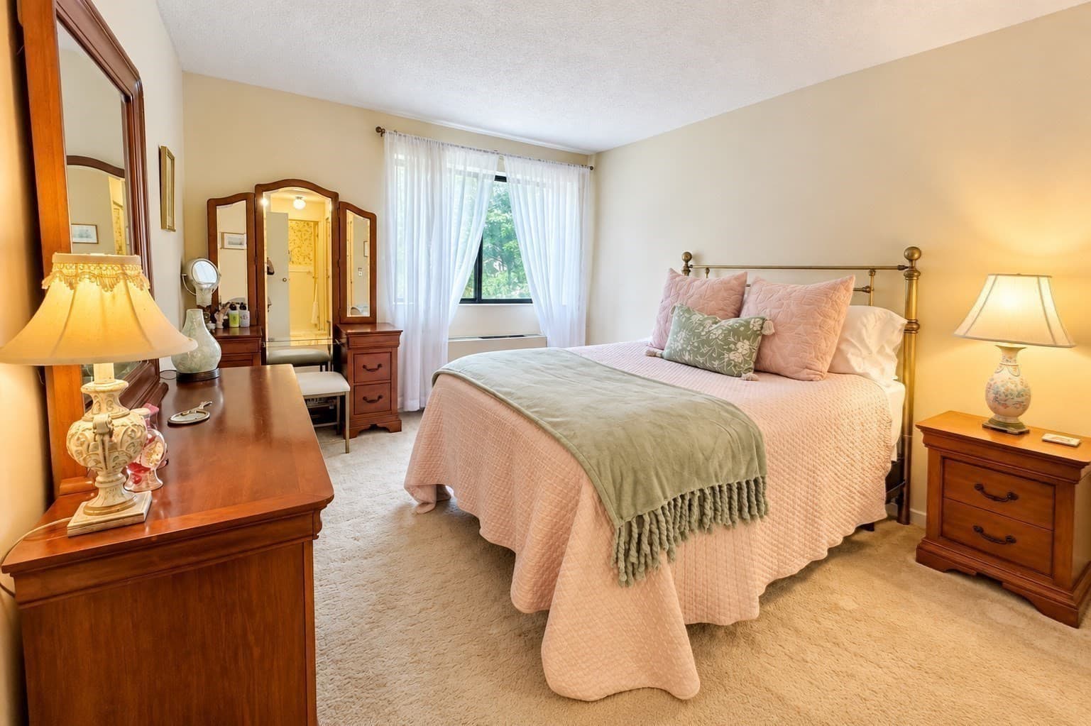 Condominium at 1 Summit Dr # 57, Reading MA 01867, Reading, photo 16 of 32