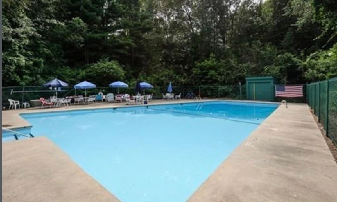 Condominium at 1 Summit Dr # 57, Reading MA 01867, Reading, photo 28 of 32