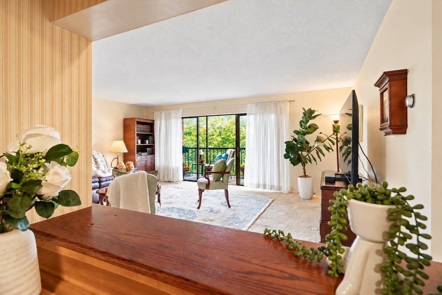 Condominium at 1 Summit Dr # 57, Reading MA 01867, Reading, photo 15 of 32