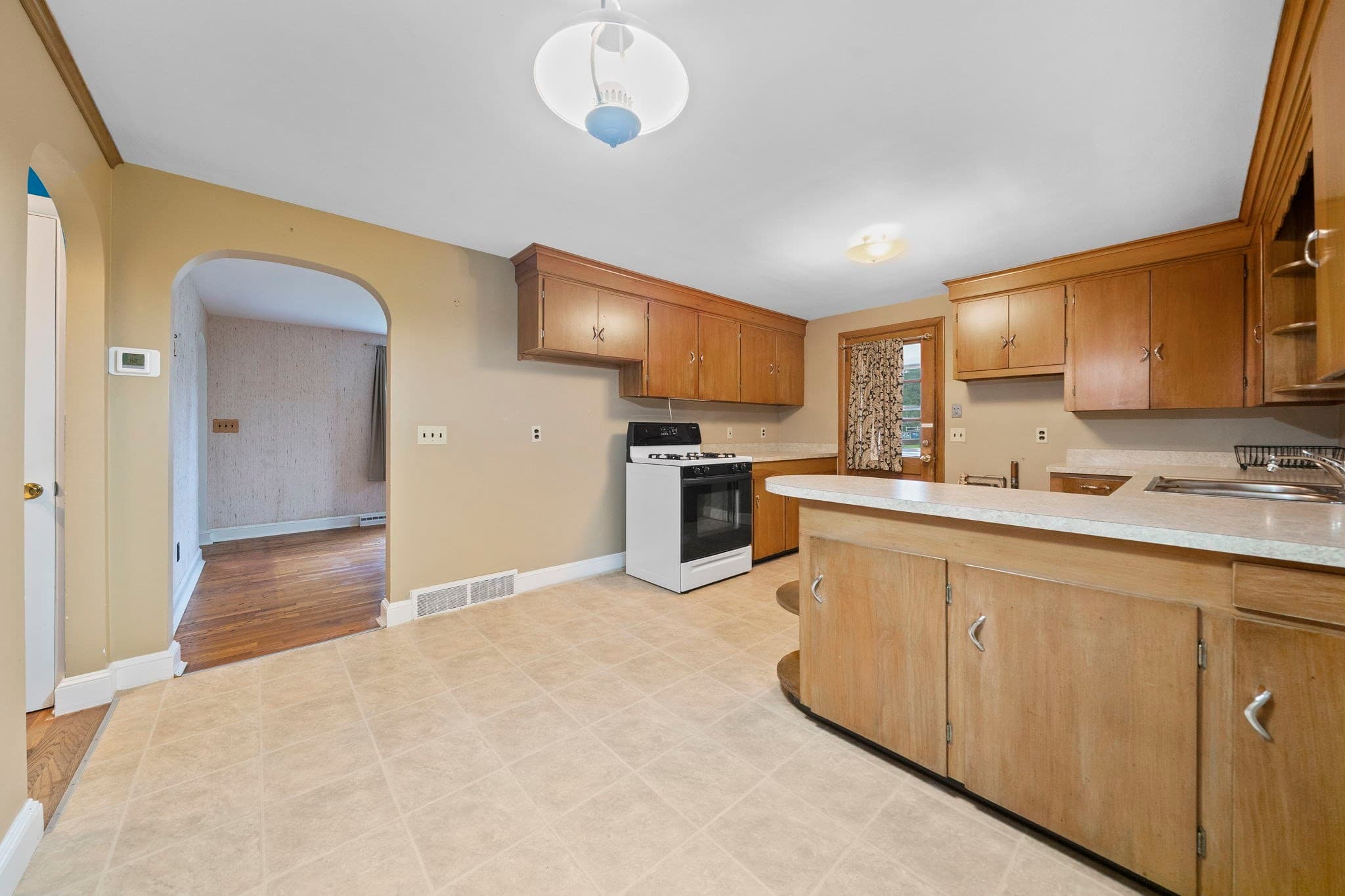 Single Family Residence at 27 Olmsted Terr, Plymouth MA 02360, Plymouth, photo 8 of 42