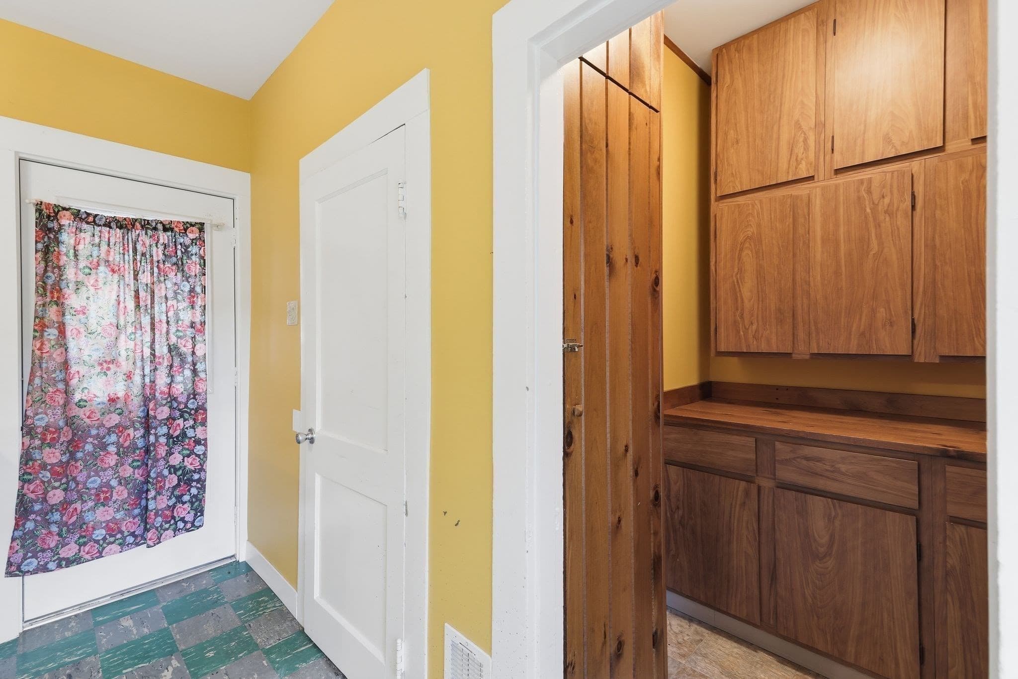 Single Family Residence at 26 Elm St, Greenfield MA 01301, Greenfield, photo 8 of 35
