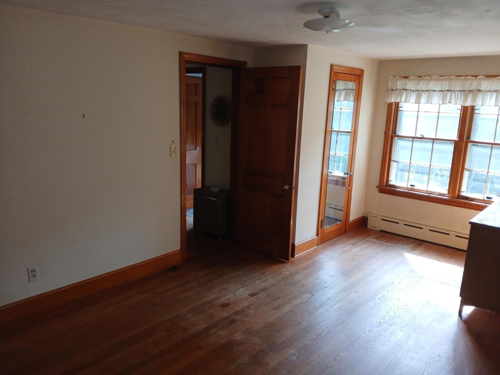 Single Family Residence at 66 Primrose St, Springfield MA 01151, Springfield, photo 8 of 14