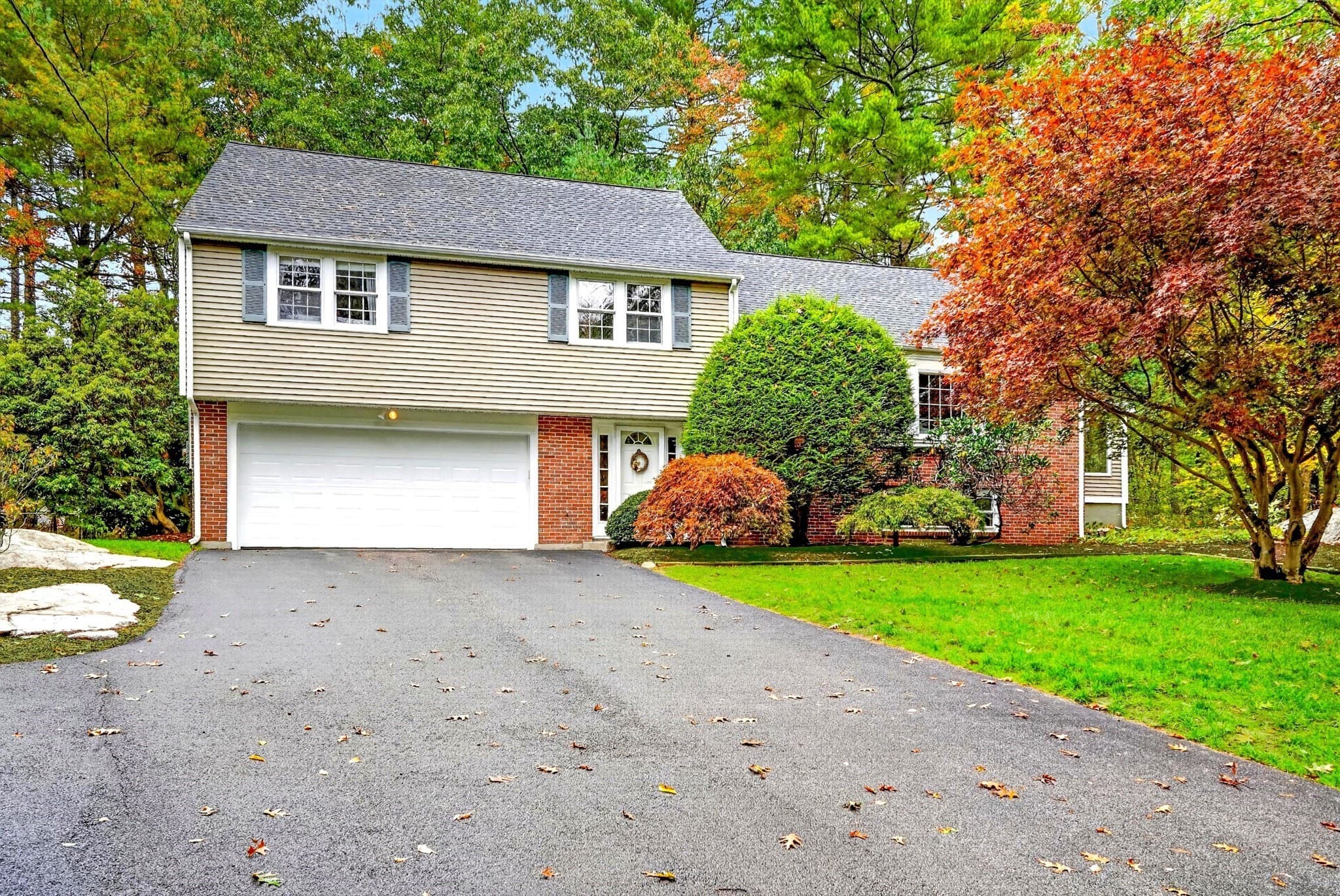 13 Cedar Lane, Medfield MA 02052