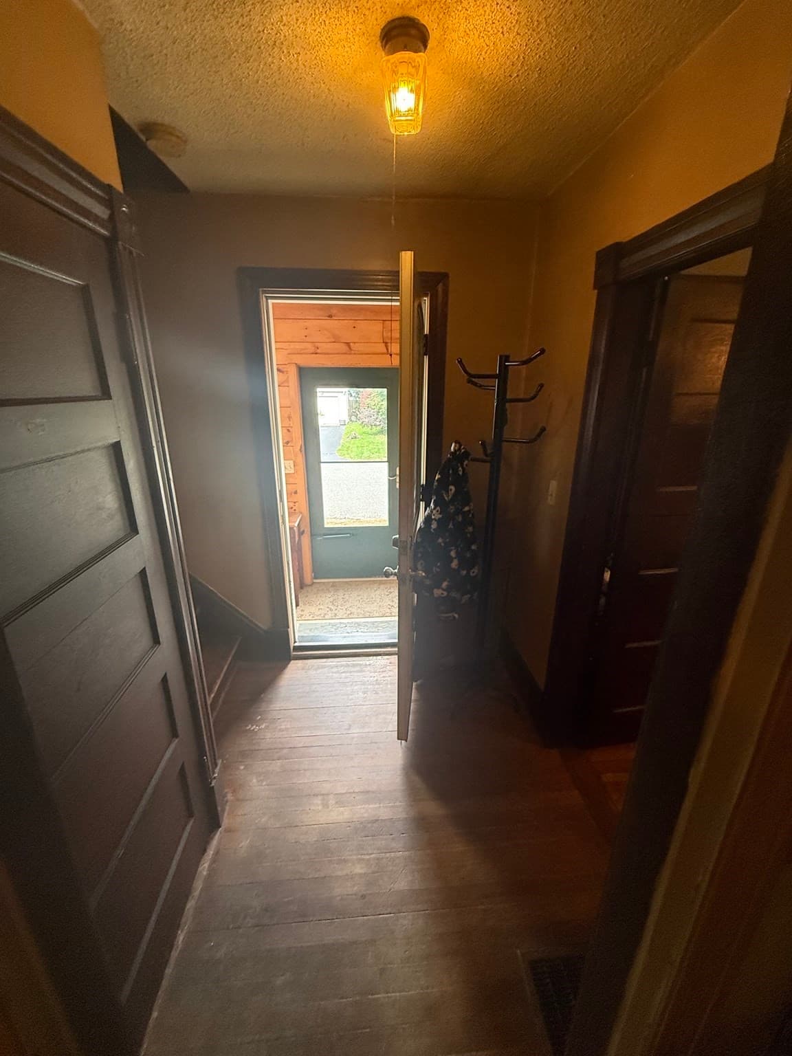 Single Family Residence at 23 Elliot St, Chicopee MA 01020, Chicopee, photo 7 of 39