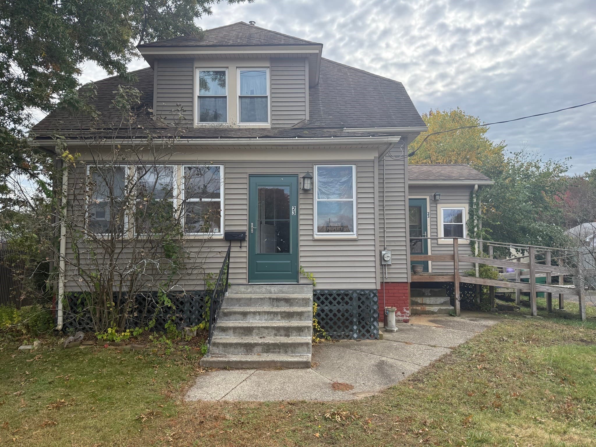 23 Elliot St, Chicopee MA 01020