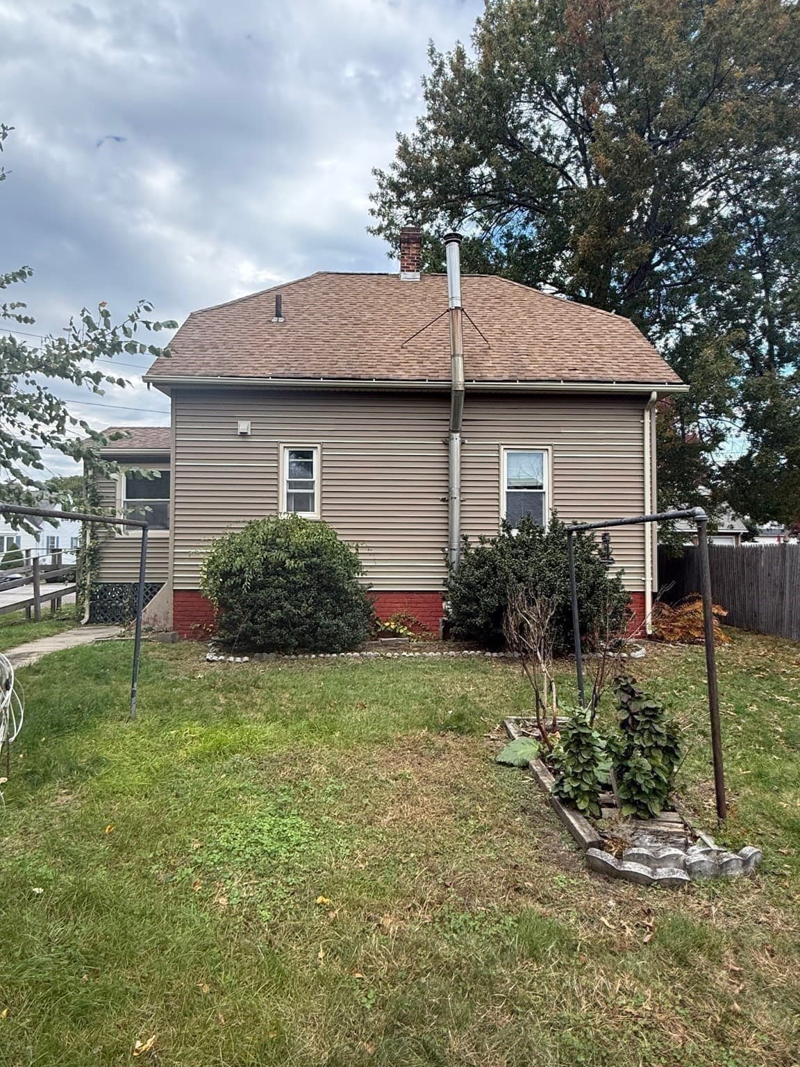 Single Family Residence at 23 Elliot St, Chicopee MA 01020, Chicopee, photo 33 of 39