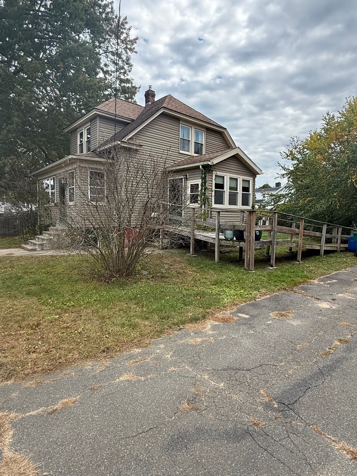 Single Family Residence at 23 Elliot St, Chicopee MA 01020, Chicopee, photo 4 of 39