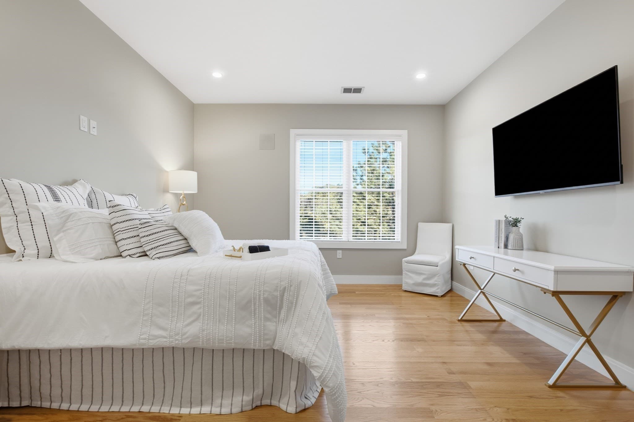 Condominium at 178 Robertson St # 7, Quincy MA 02169, Quincy, photo 16 of 42