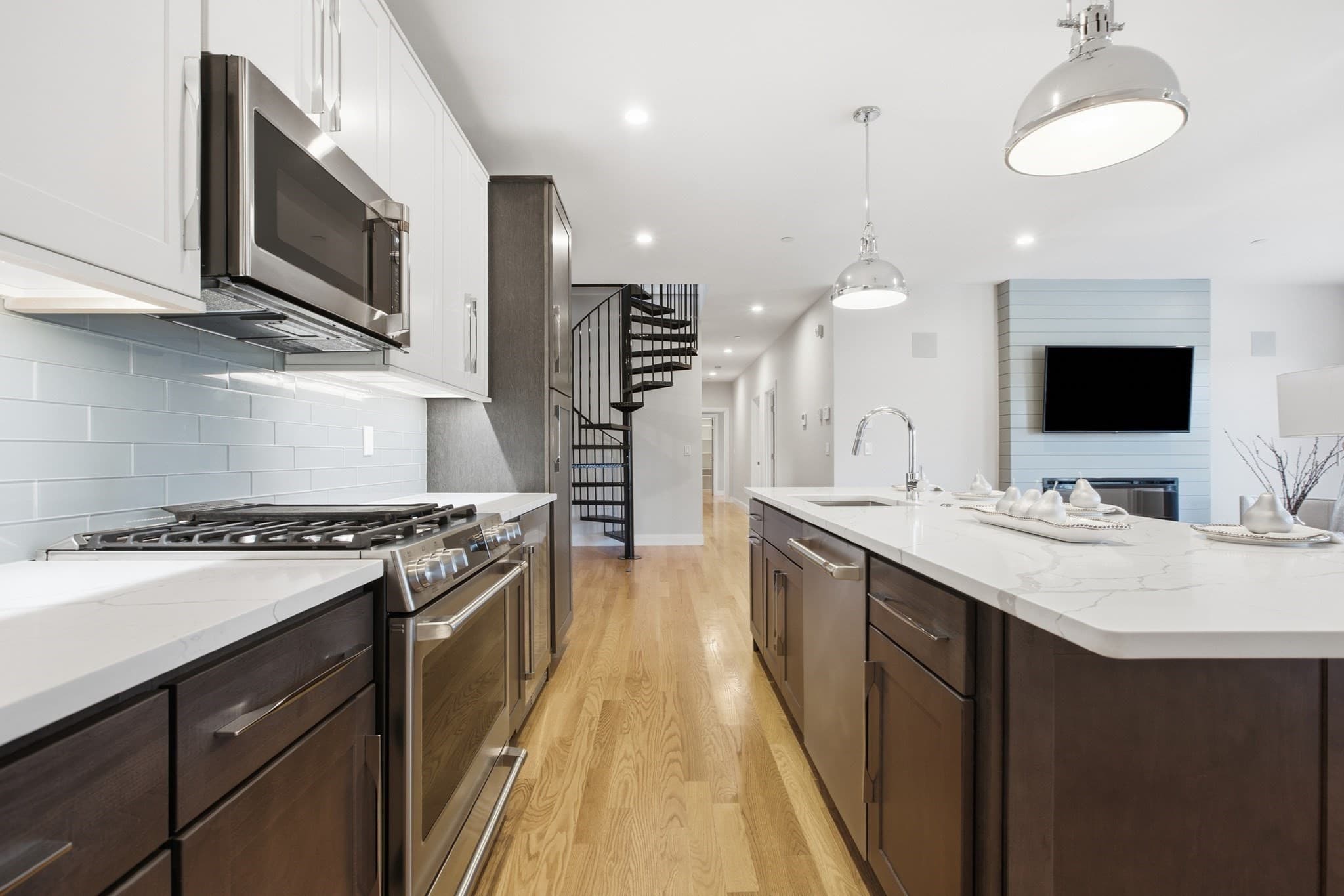 Condominium at 178 Robertson St # 7, Quincy MA 02169, Quincy, photo 9 of 42