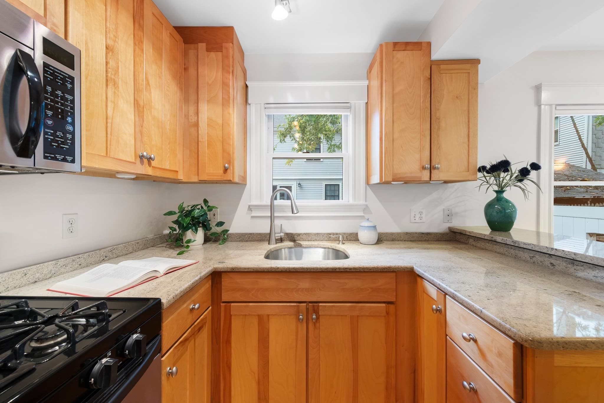 Condominium at 4 Union Terrace # 4, Cambridge MA 02141, Cambridge, photo 23 of 41