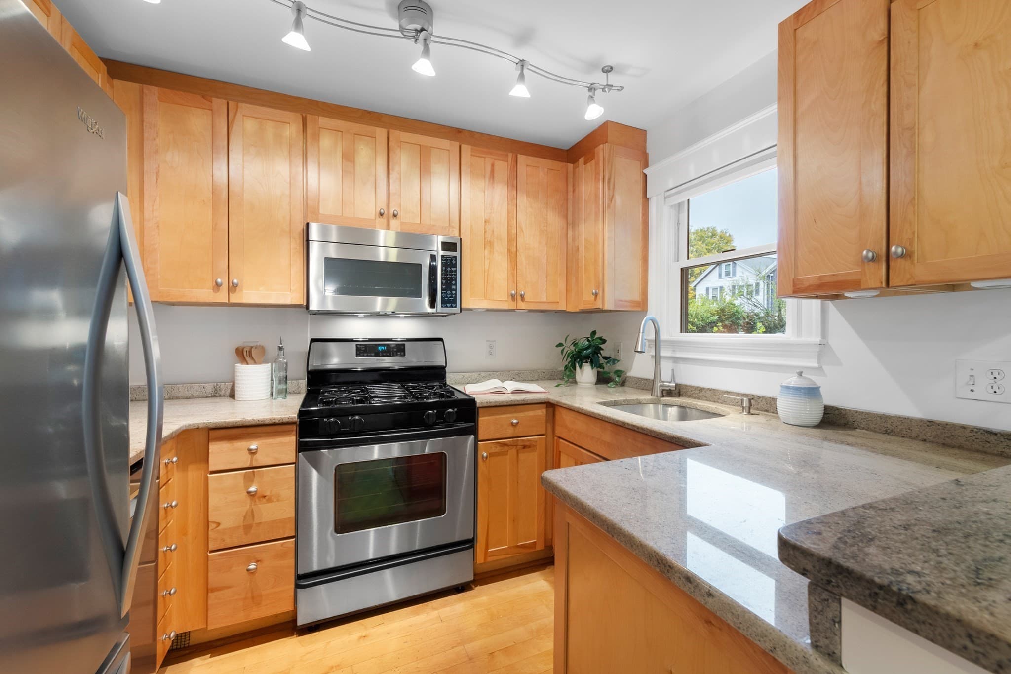Condominium at 4 Union Terrace # 4, Cambridge MA 02141, Cambridge, photo 22 of 41
