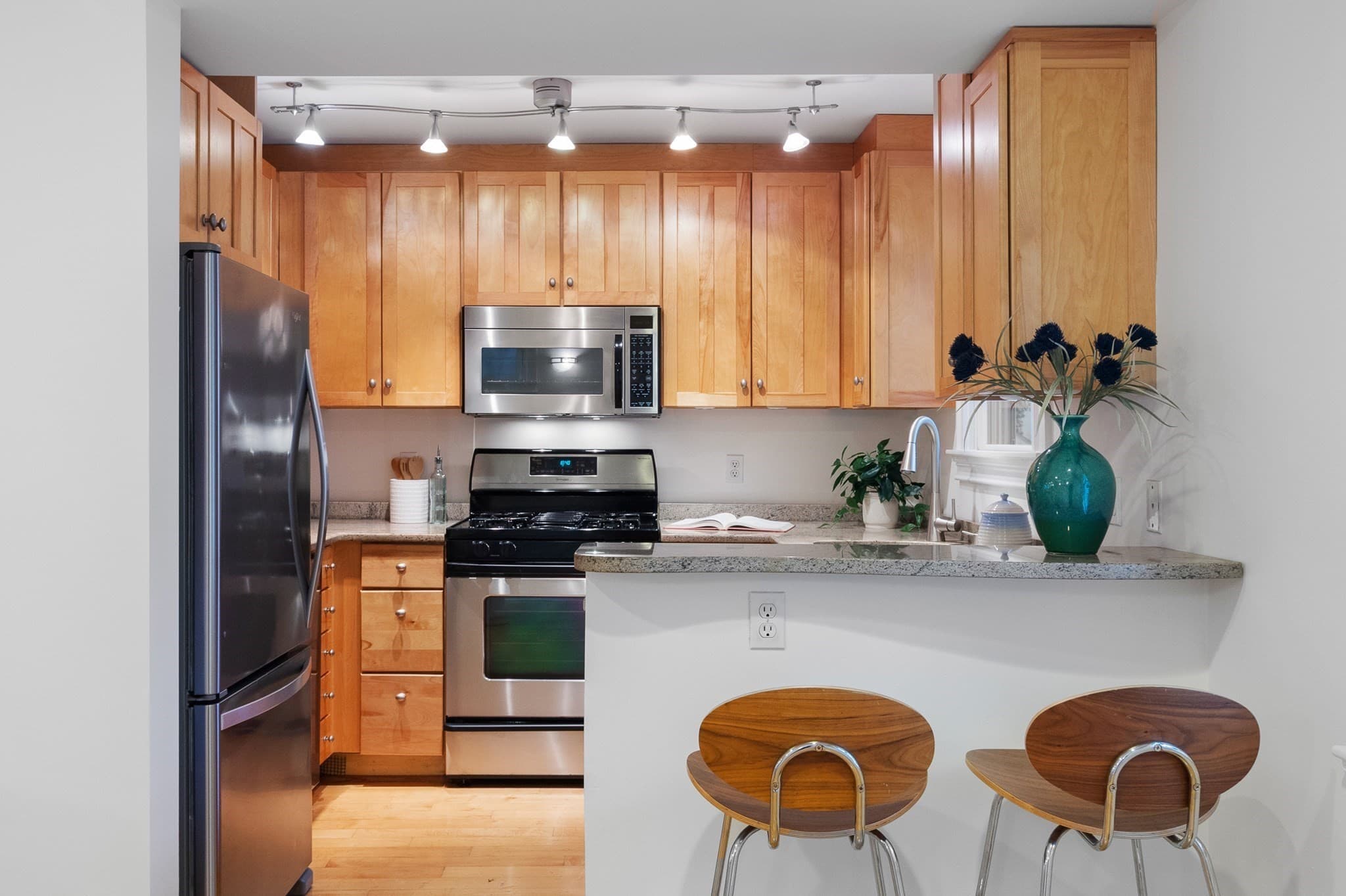 Condominium at 4 Union Terrace # 4, Cambridge MA 02141, Cambridge, photo 21 of 41