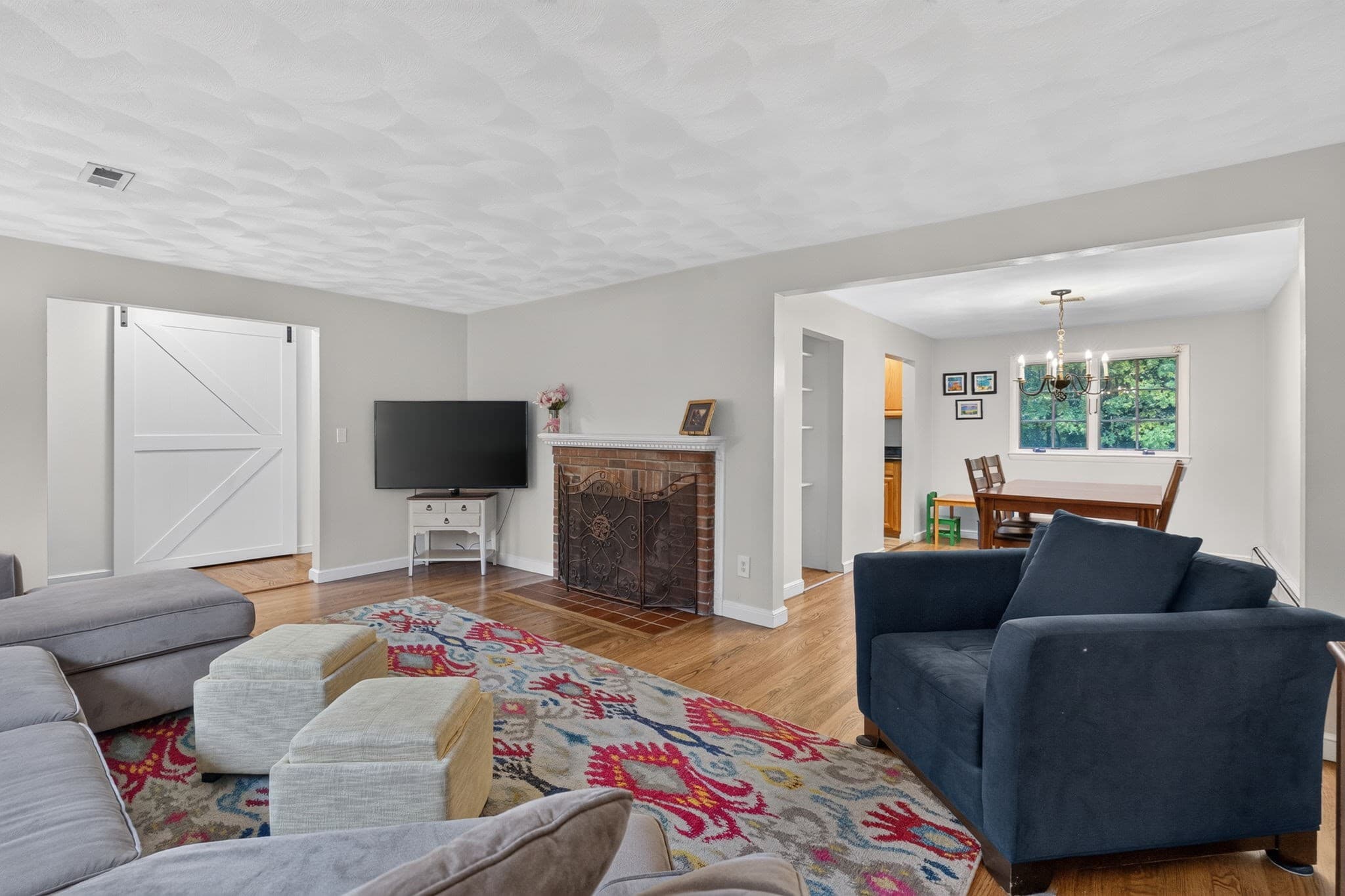 Single Family Residence at 29 Hiram Rd, Framingham MA 01701, photo 3 of 38