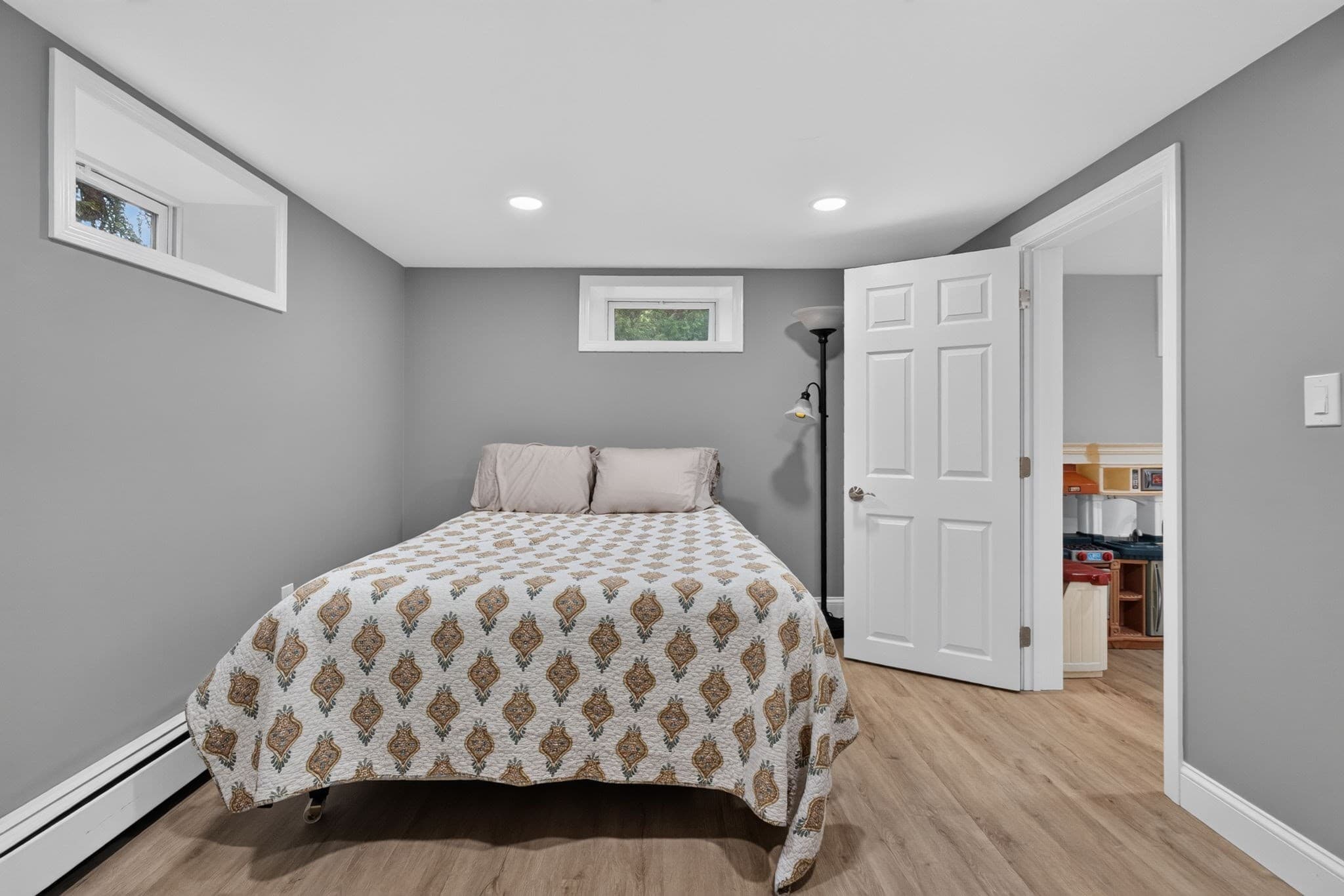 Single Family Residence at 29 Hiram Rd, Framingham MA 01701, photo 20 of 38