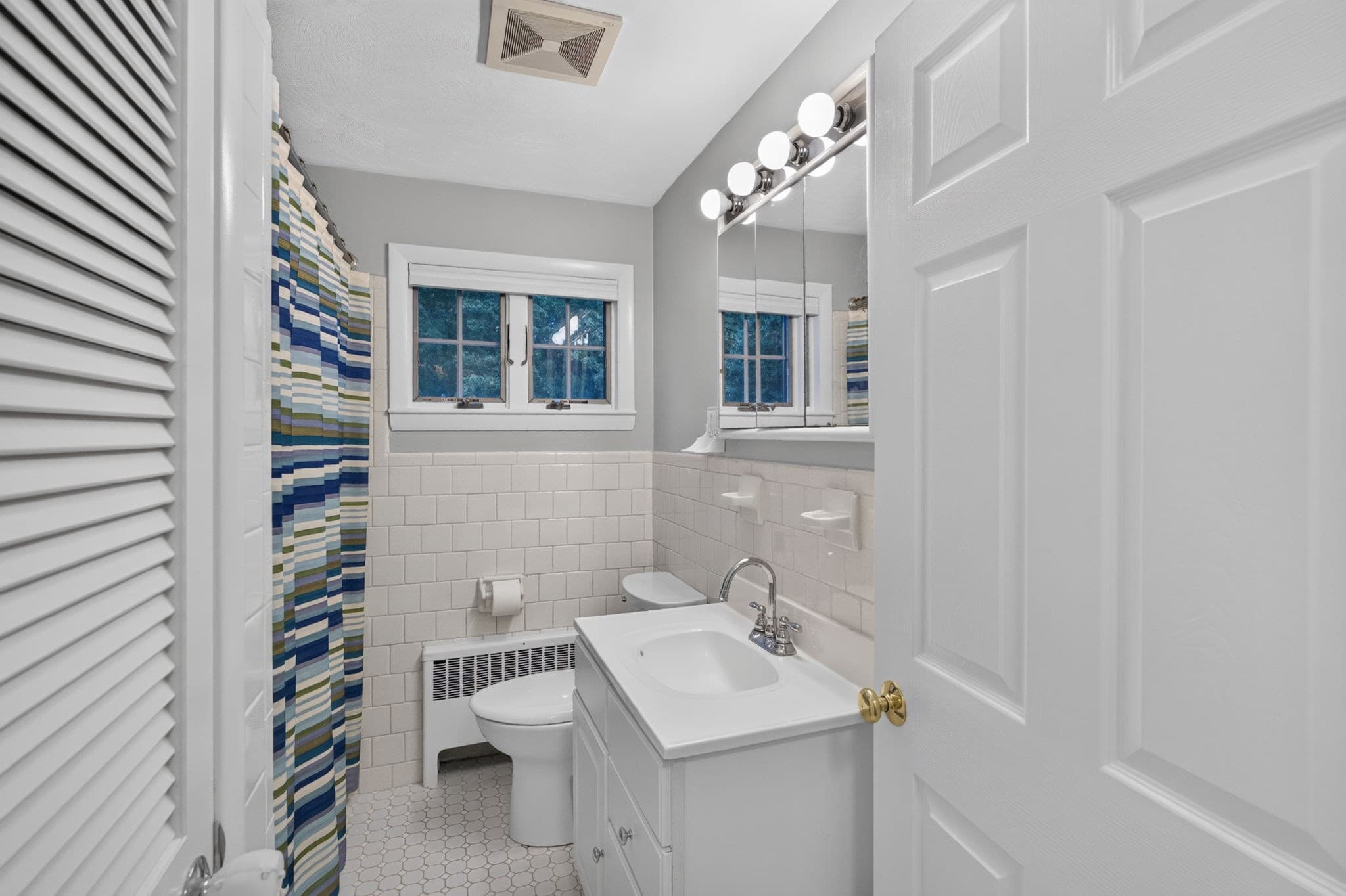 Single Family Residence at 29 Hiram Rd, Framingham MA 01701, photo 15 of 38