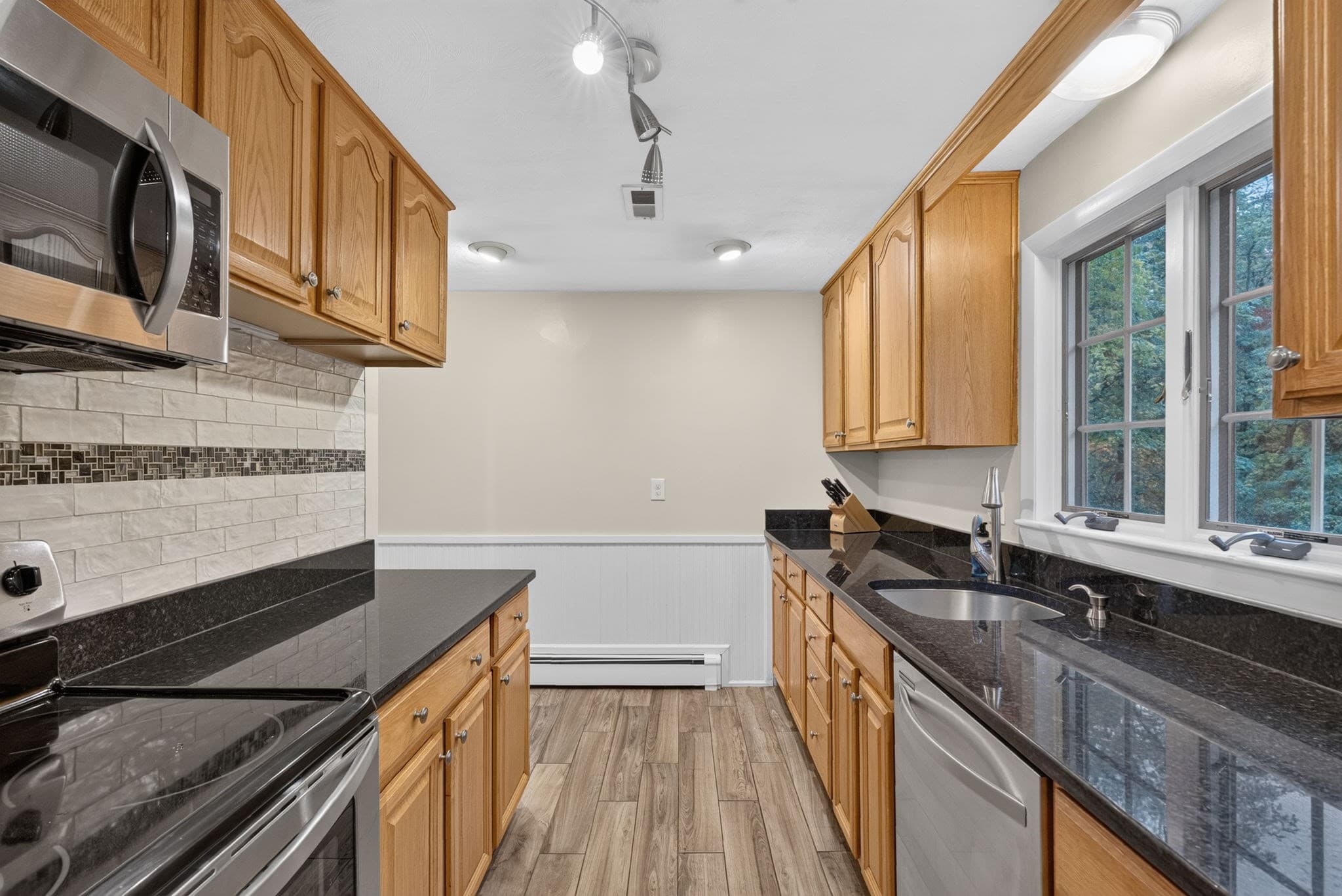 Single Family Residence at 29 Hiram Rd, Framingham MA 01701, photo 8 of 38