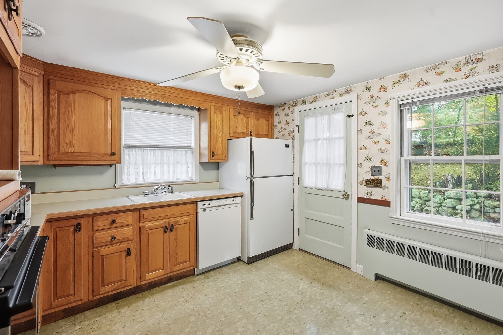 Single Family Residence at 148 Brattle Street, Arlington MA 02474, Arlington, photo 7 of 34