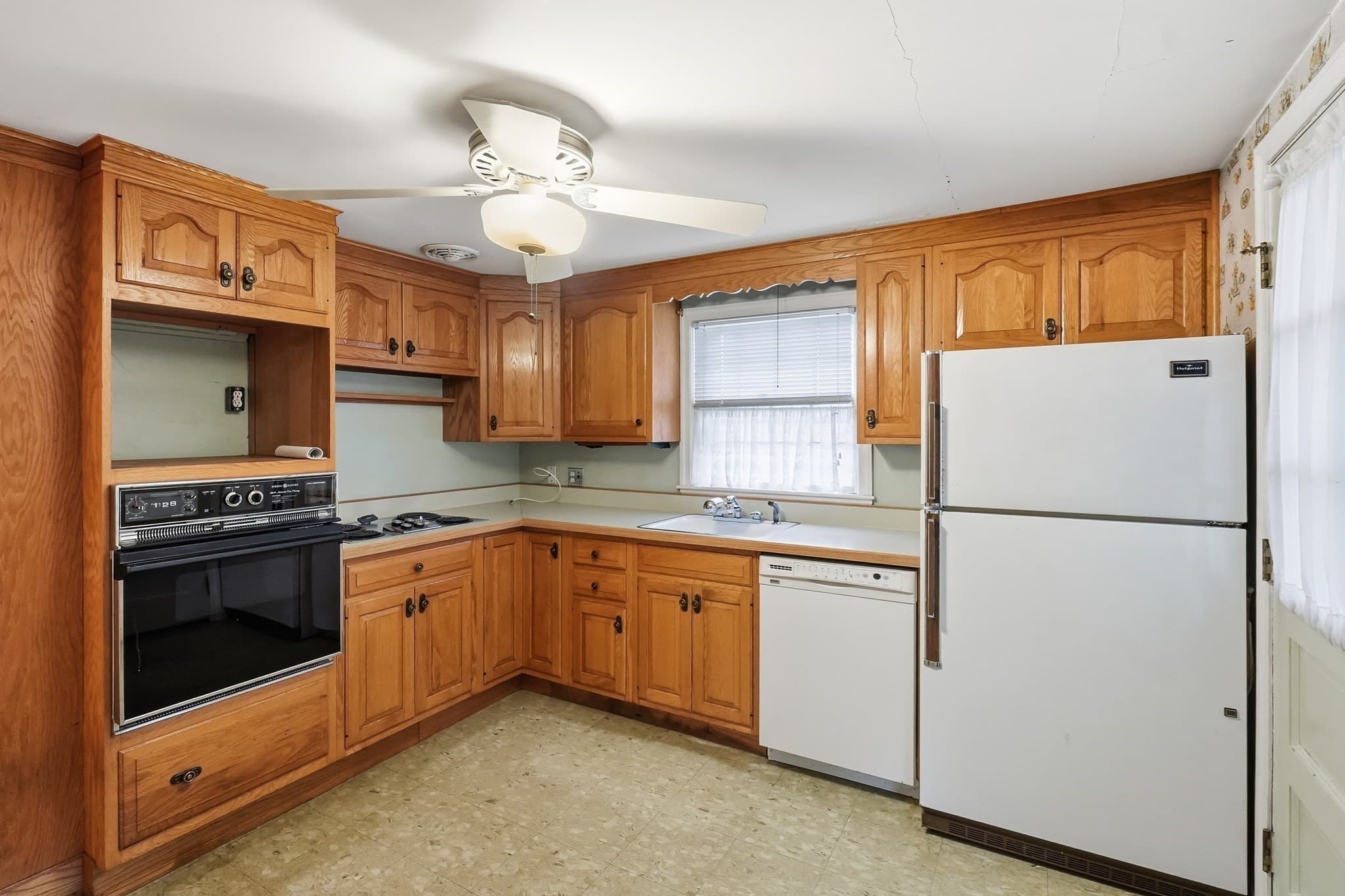 Single Family Residence at 148 Brattle Street, Arlington MA 02474, Arlington, photo 8 of 34
