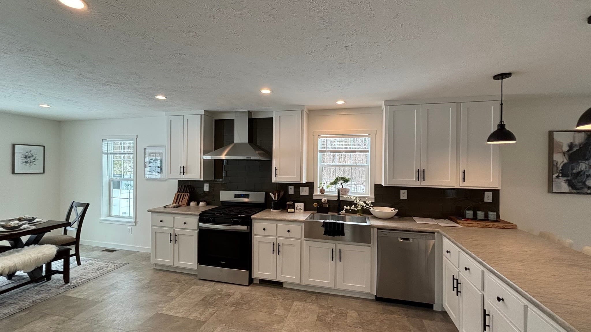 Single Family Residence at 2 Rose Lane, Sturbridge MA 01566, photo 5 of 14