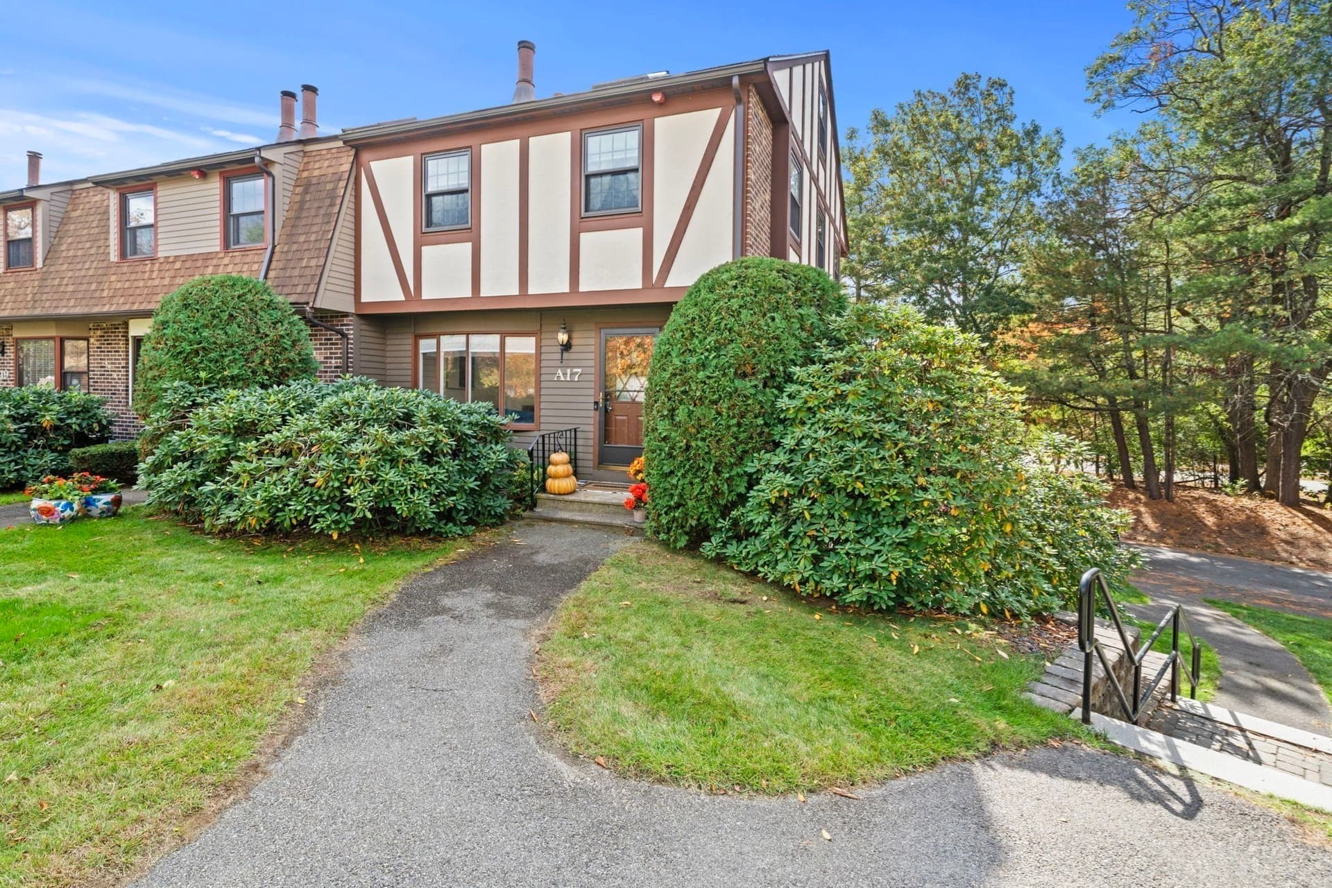 17 Scotty Hollow Dr # A, Chelmsford MA 01863