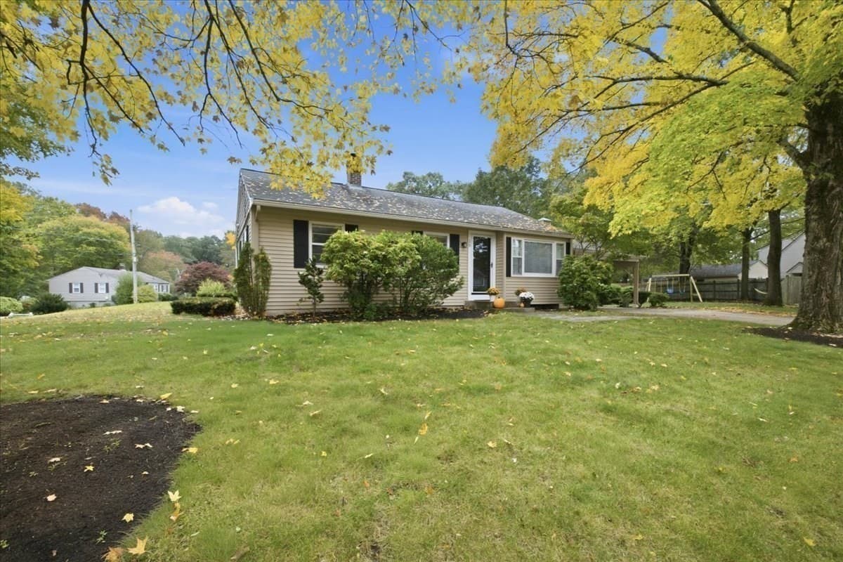 Single Family Residence at 15 Raymond Avenue, Walpole MA 02081, photo 4 of 36