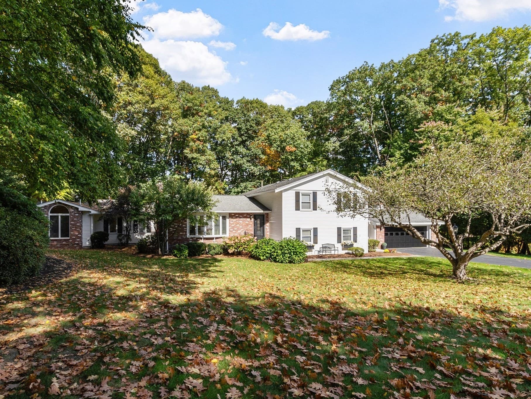 21 Norfolk Drive, Leominster MA 01453