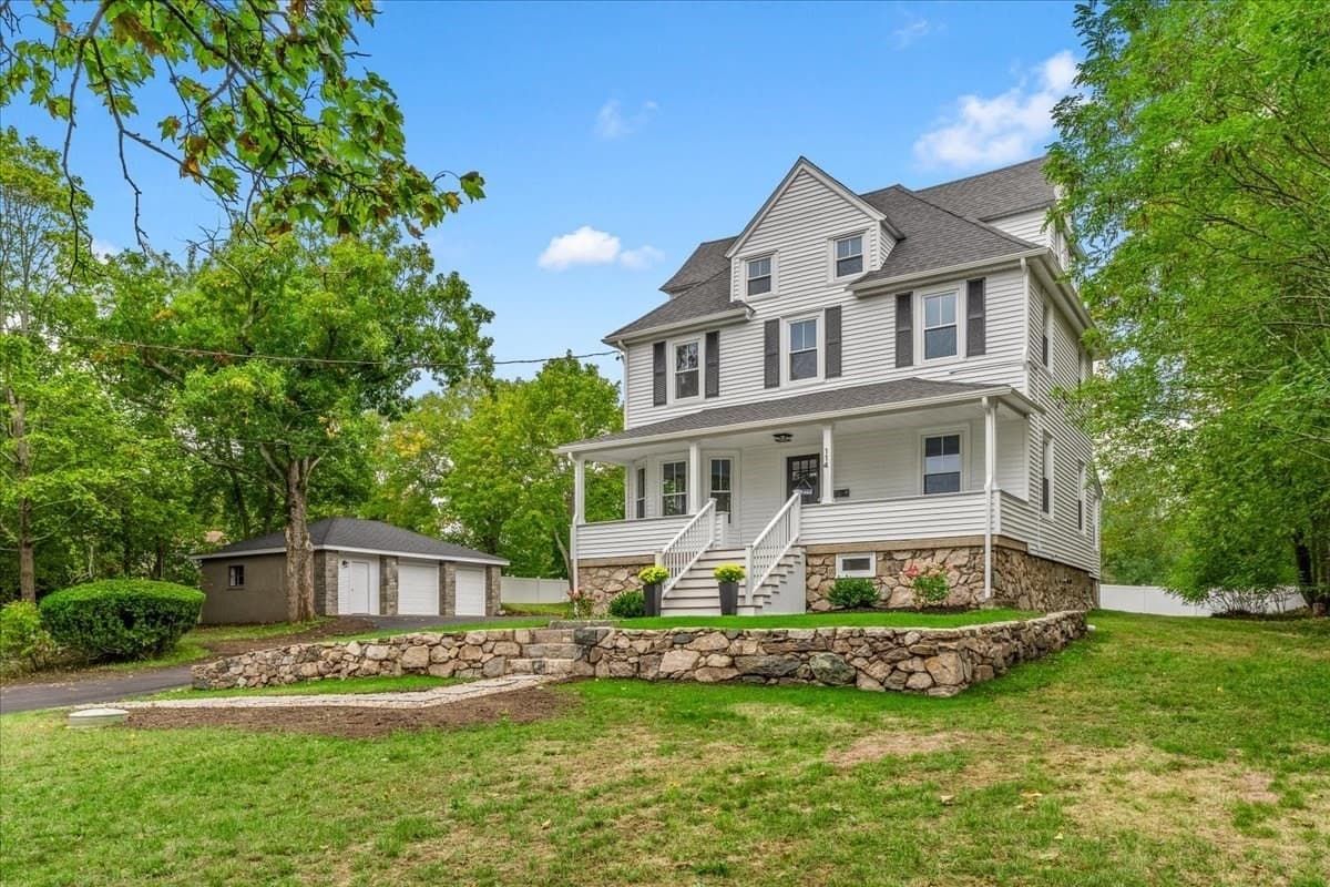Single Family Residence at 114 Hull St, Hingham MA 02043, Hingham, photo 21 of 24