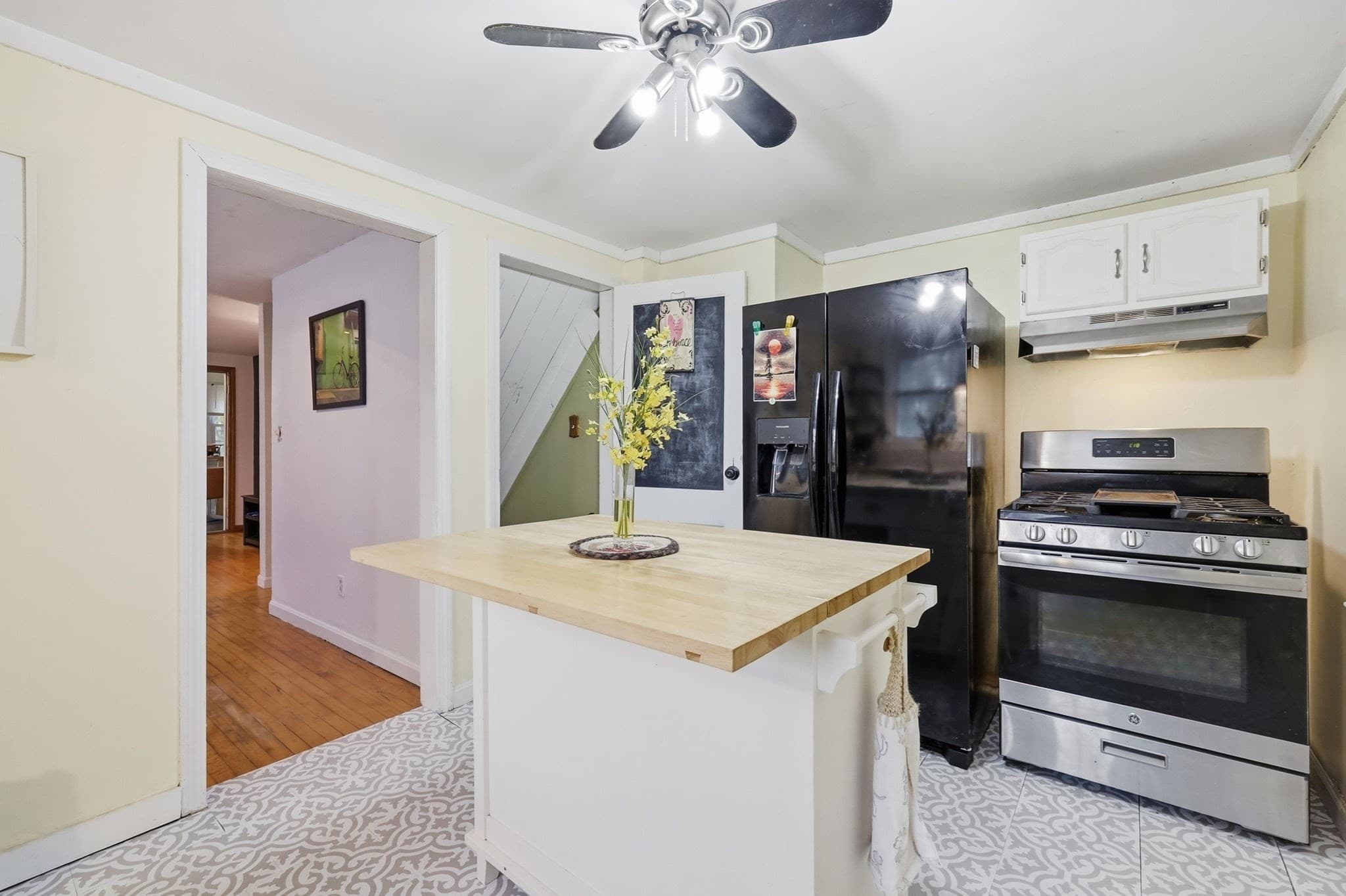 Single Family Residence at 107 Pinehurst St, Westfield MA 01085, Westfield, photo 13 of 29