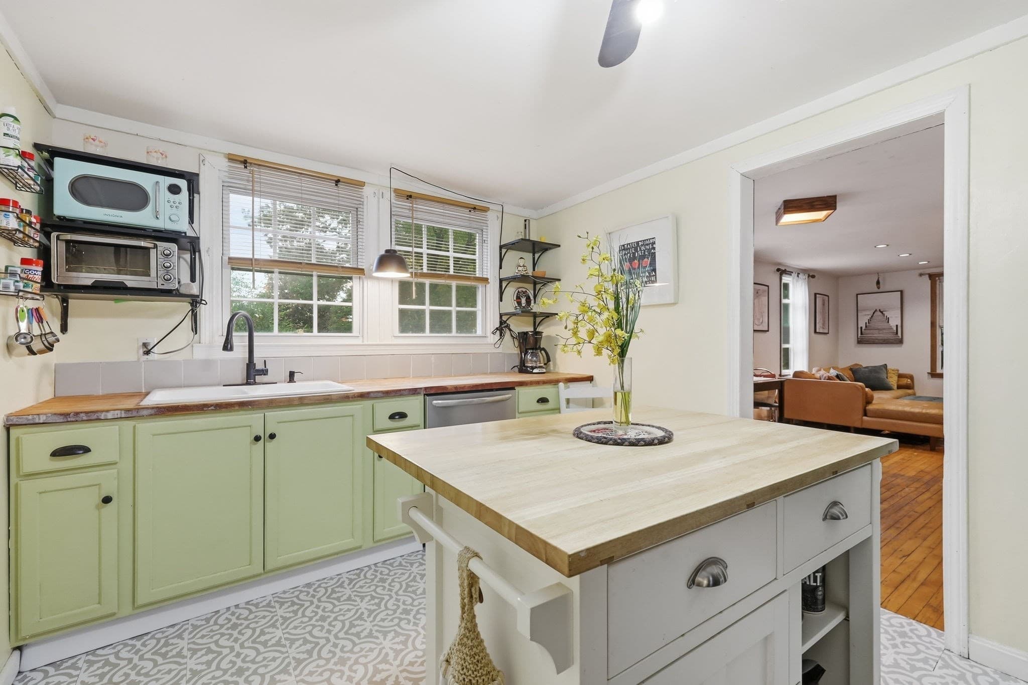 Single Family Residence at 107 Pinehurst St, Westfield MA 01085, Westfield, photo 14 of 29