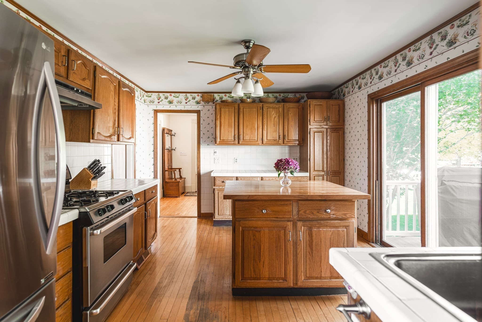 Single Family Residence at 583 Essex St, Beverly MA 01915, Beverly, photo 23 of 26