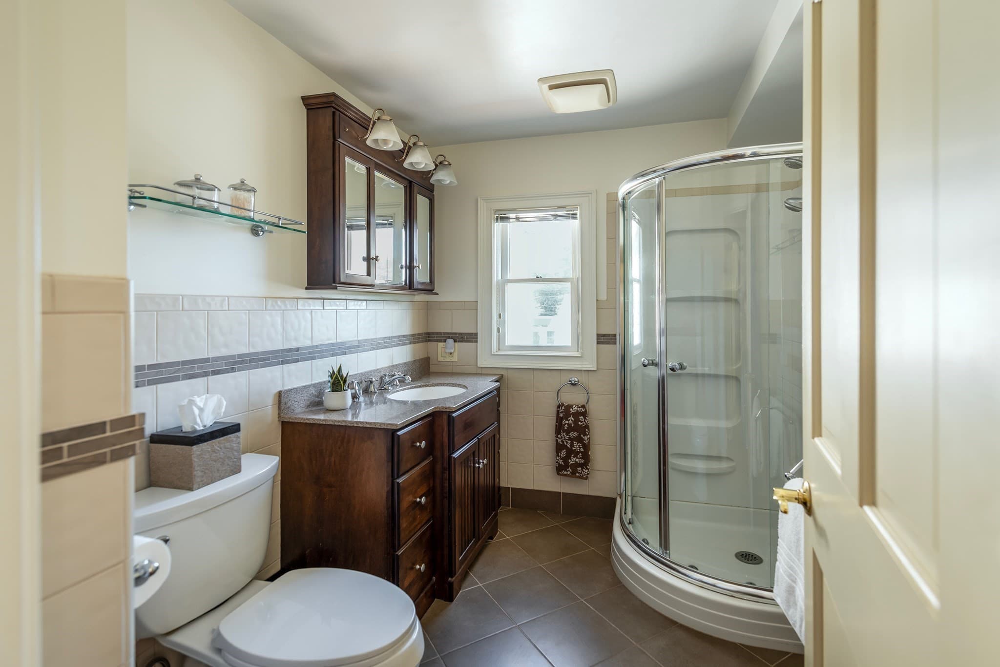 Single Family Residence at 583 Essex St, Beverly MA 01915, Beverly, photo 19 of 26