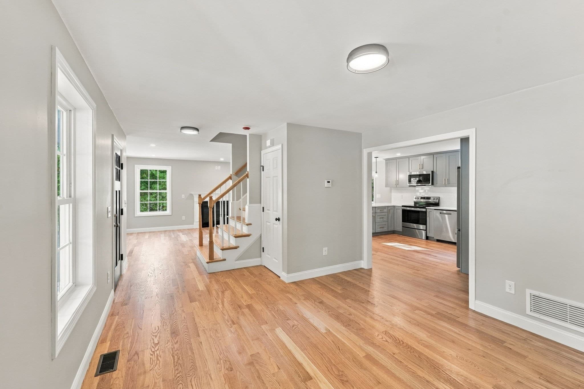 Single Family Residence at 18 Elaine Dr, Hopkinton RI 02833, photo 7 of 24