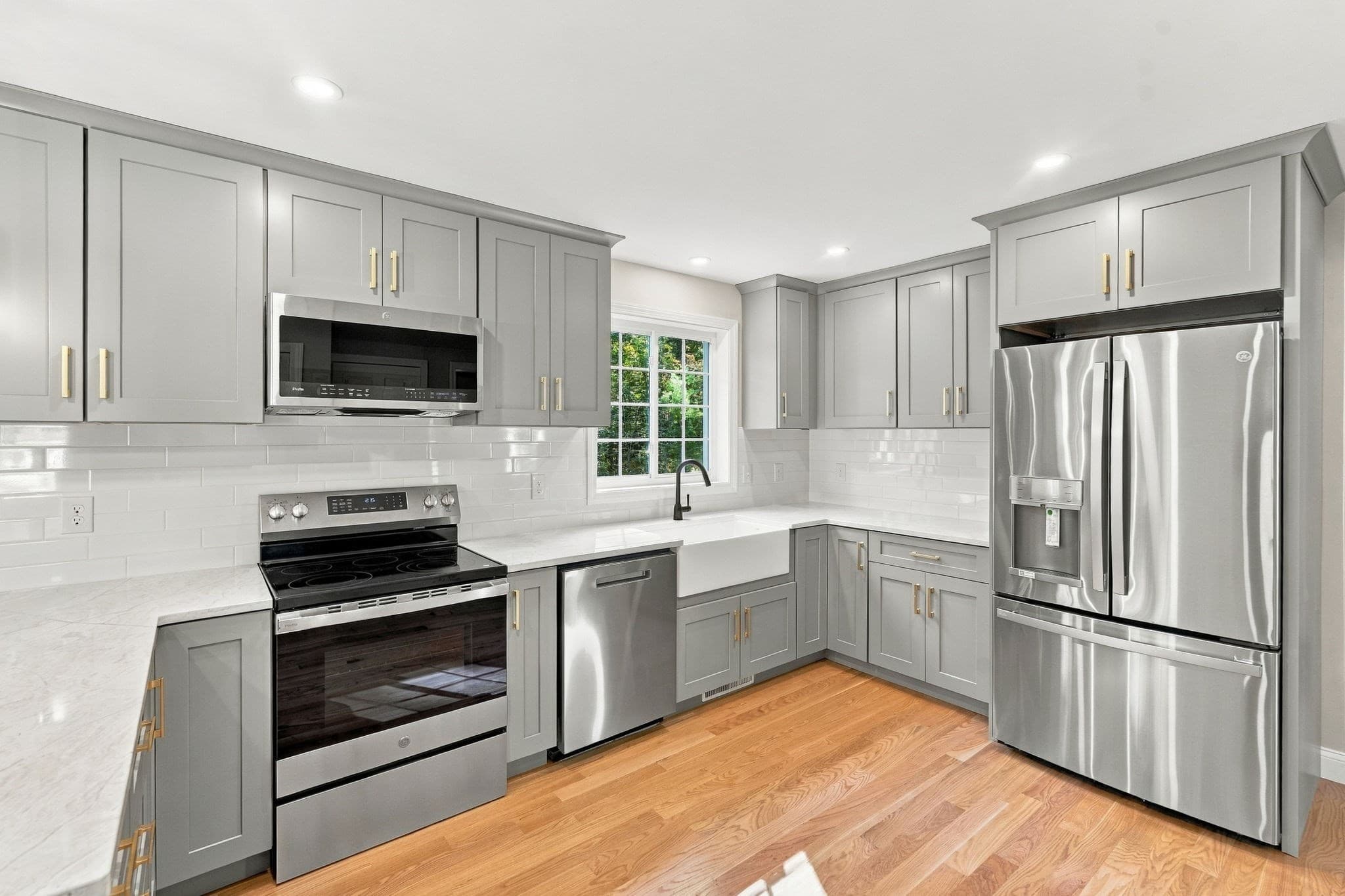 Single Family Residence at 18 Elaine Dr, Hopkinton RI 02833, photo 5 of 24