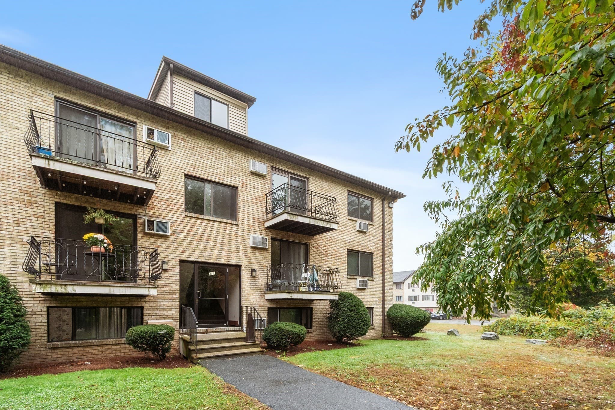 311 Pawtucket Blvd # 29, Lowell MA 01854