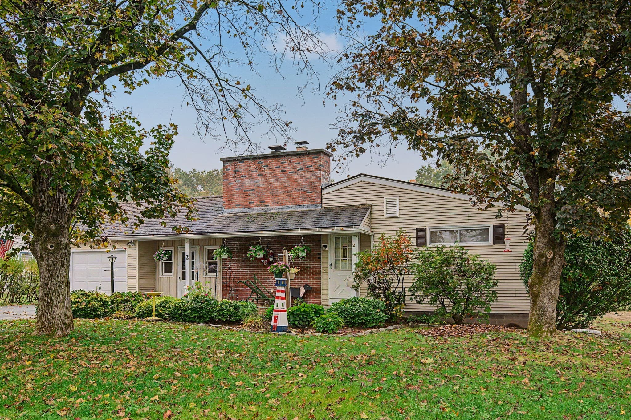Single Family Residence at 2 Karen Ln, Southampton MA 01073, photo 2 of 32