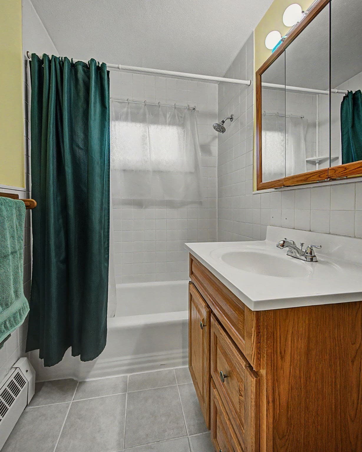 Single Family Residence at 2 Karen Ln, Southampton MA 01073, photo 16 of 32