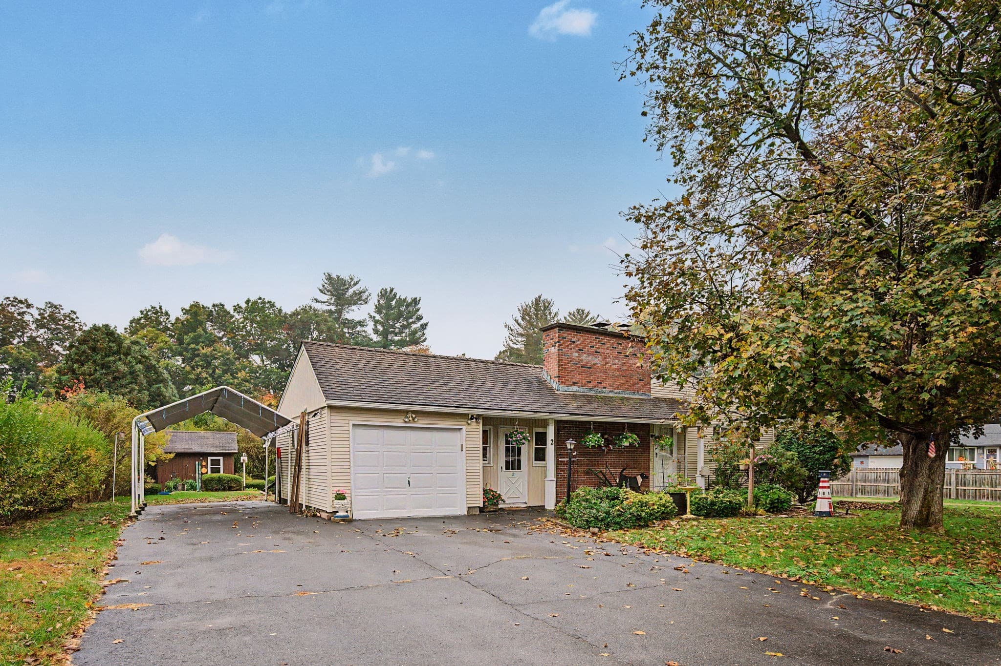 2 Karen Ln, Southampton MA 01073