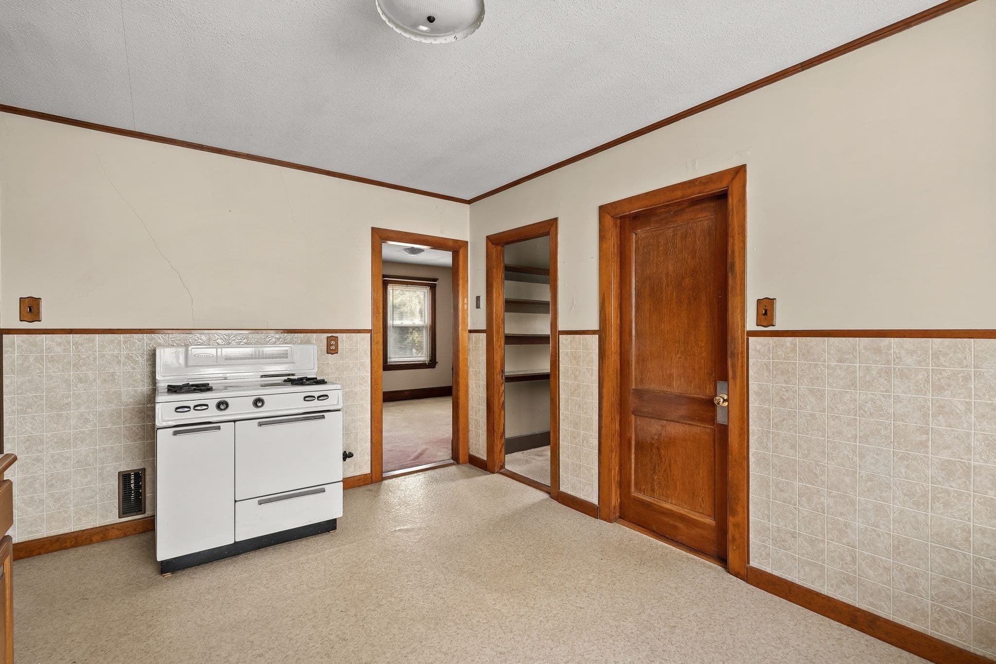 2 Family - 2 Units Up/Down at 31-33 Pearl Street, Quincy MA 02169, photo 28 of 40