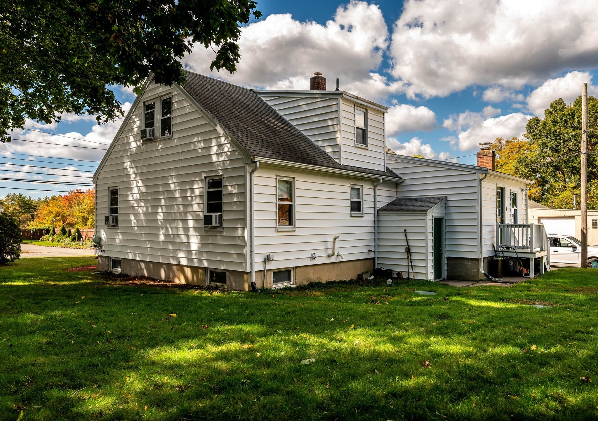 Single Family Residence at 83 Mansfield Ave, Norton MA 02766, photo 5 of 32